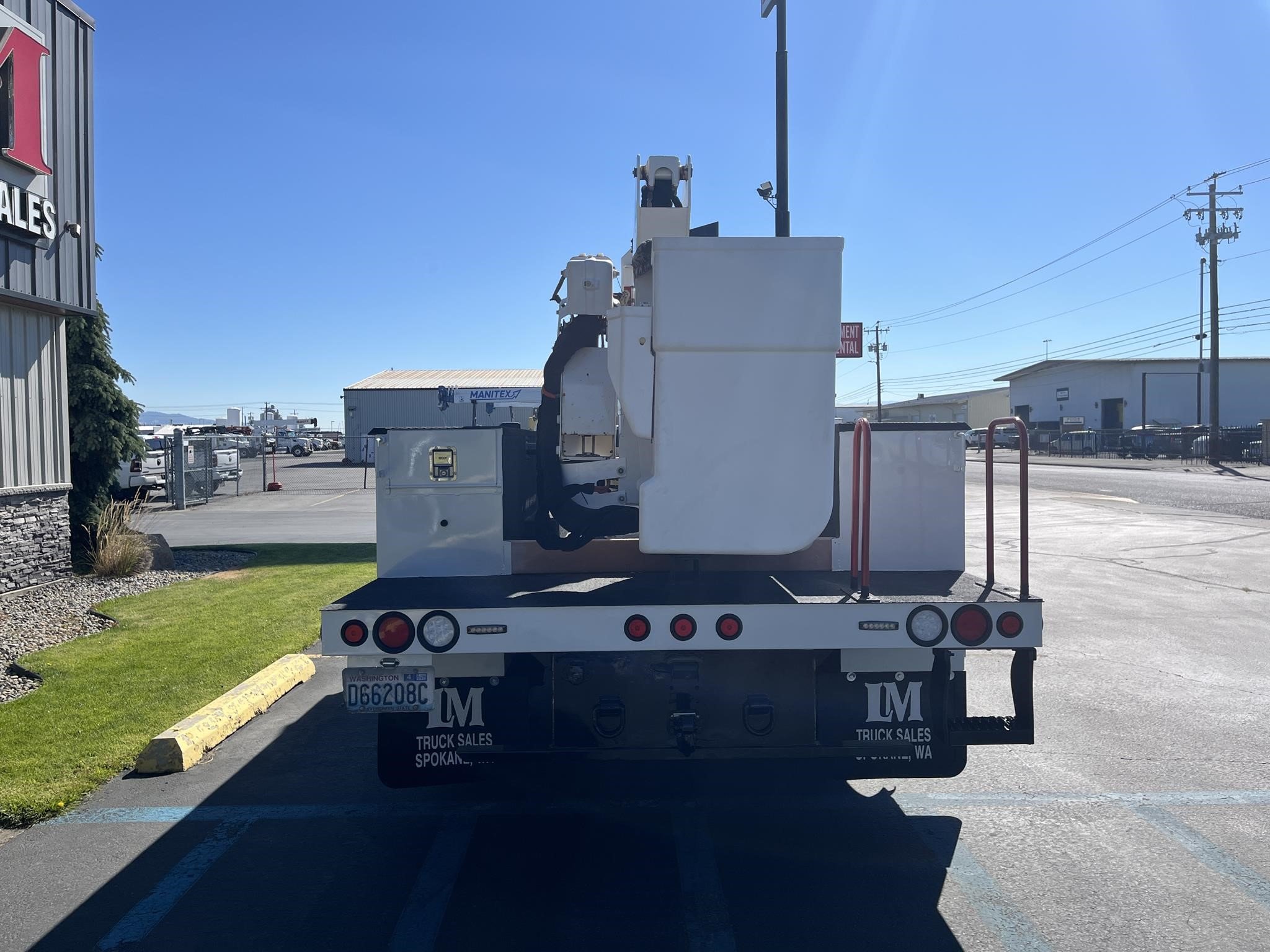 2021 VERSALIFT SST40EIH - image 4 of 6
