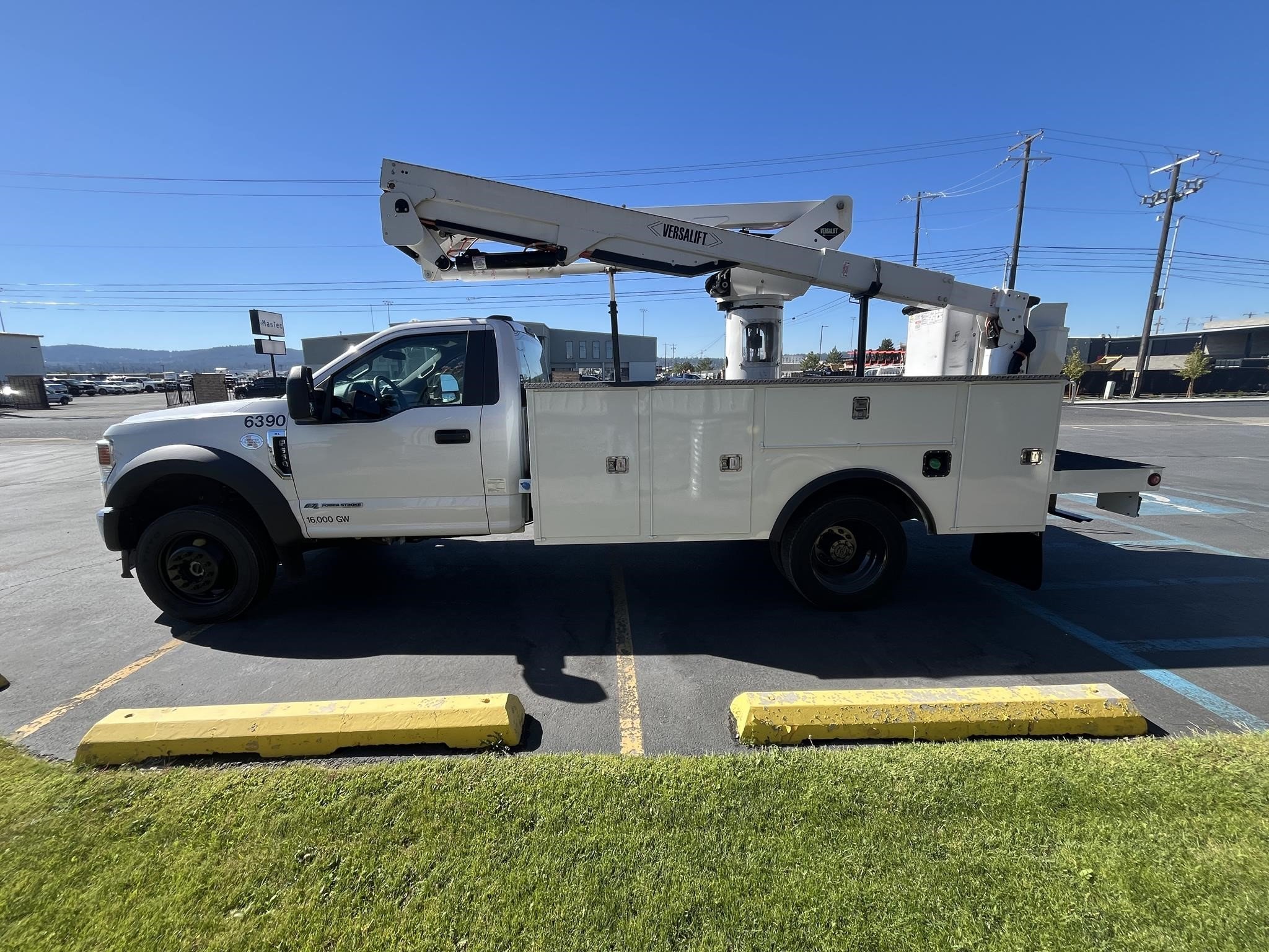 2021 VERSALIFT SST40EIH - image 6 of 6