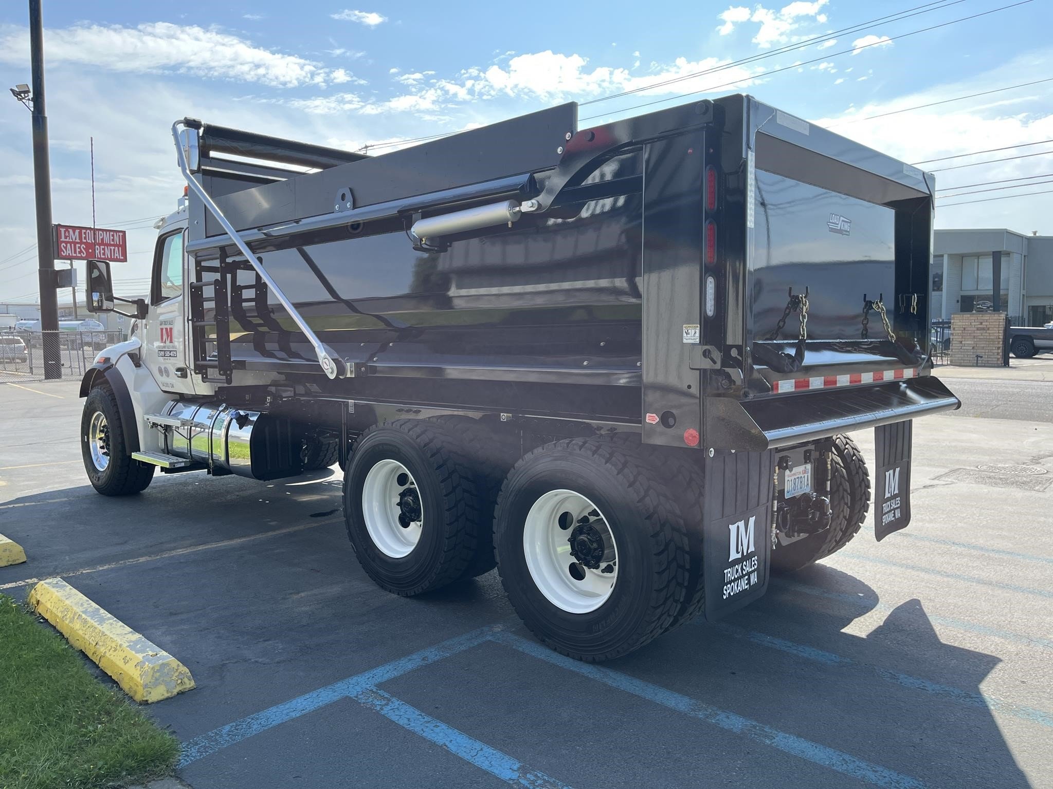 2025 PETERBILT 548 - image 5 of 6