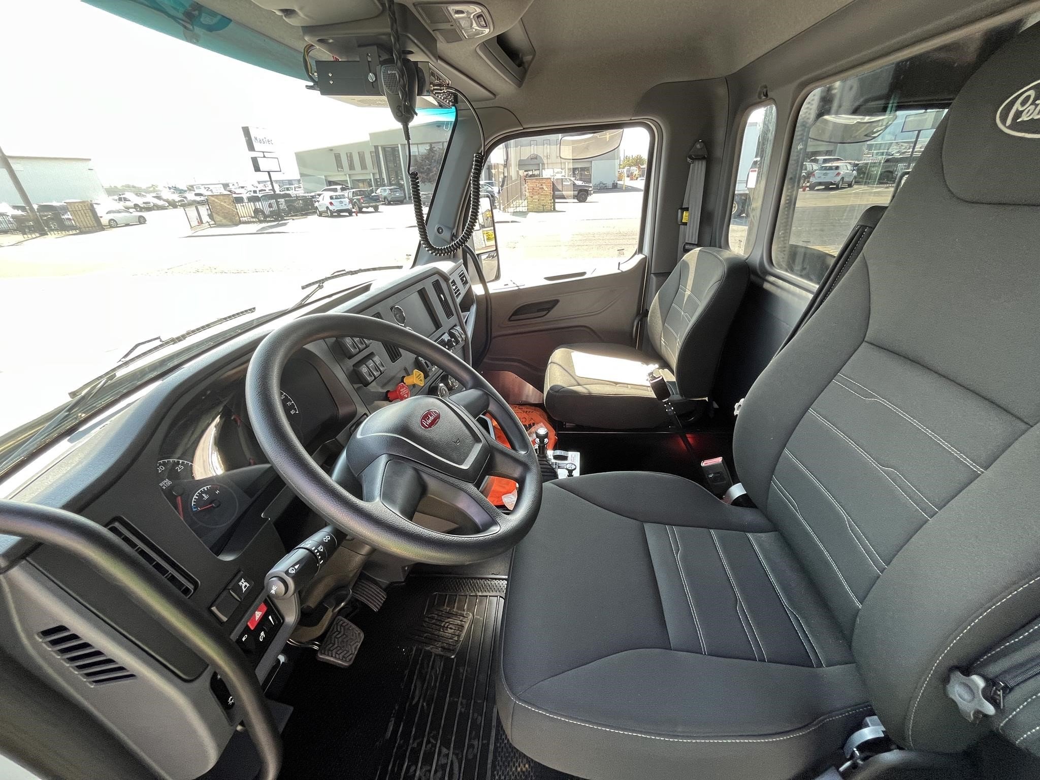 2025 PETERBILT 548 10008672371 2025 PETERBILT 548 10008672371