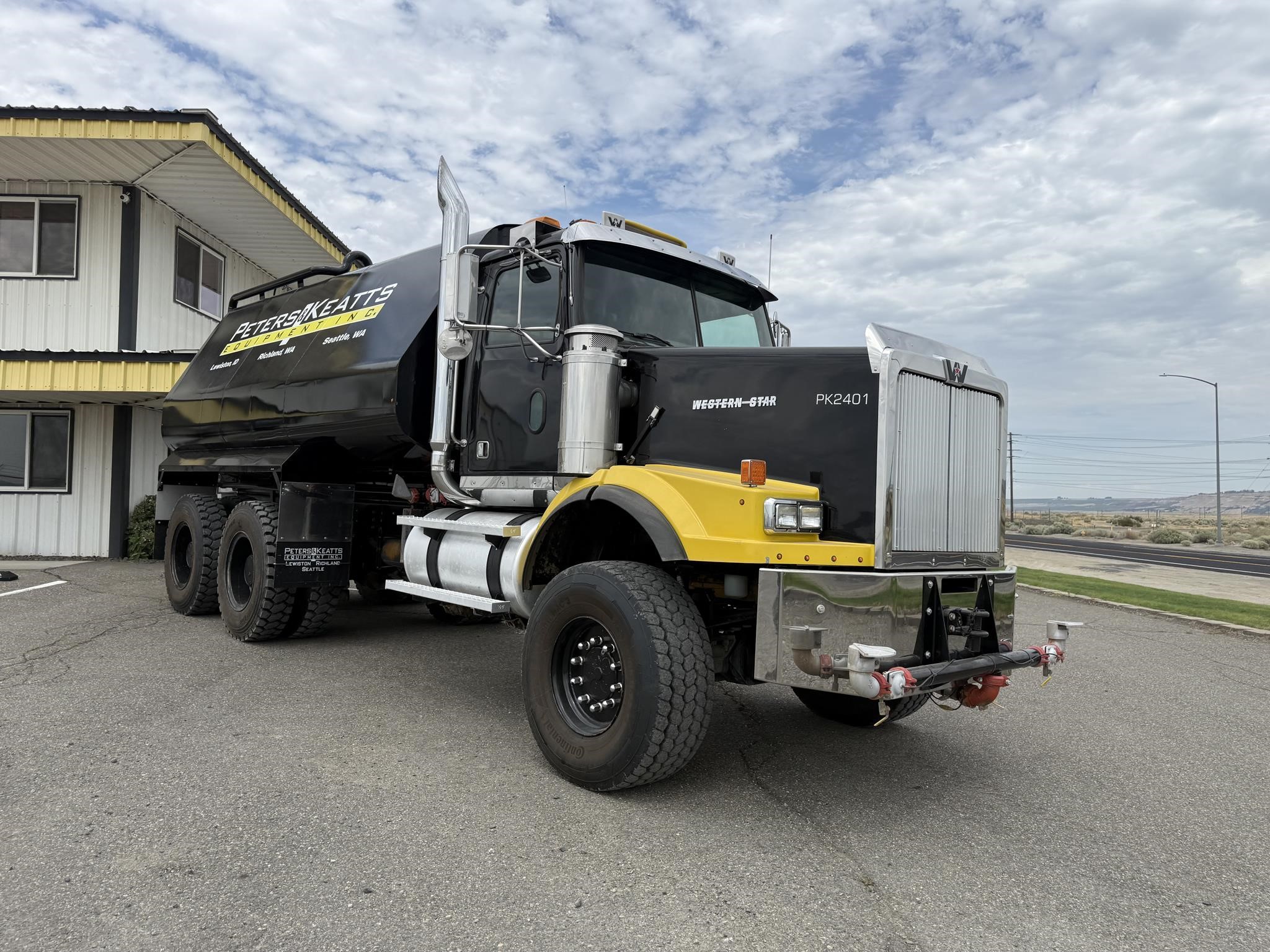 1999 WESTERN STAR 4964SX - image 3 of 6