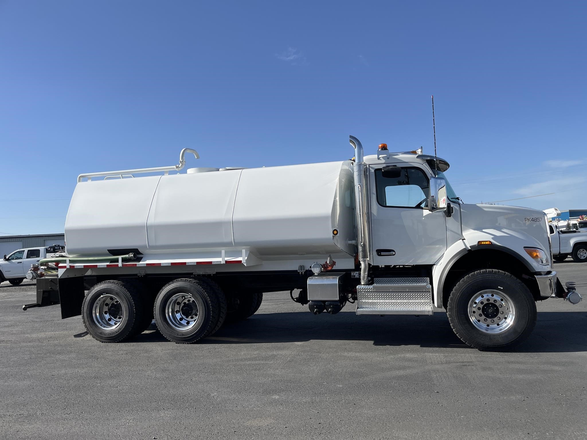 2025 PETERBILT 548 2025 PETERBILT 548 - image 3 of 5