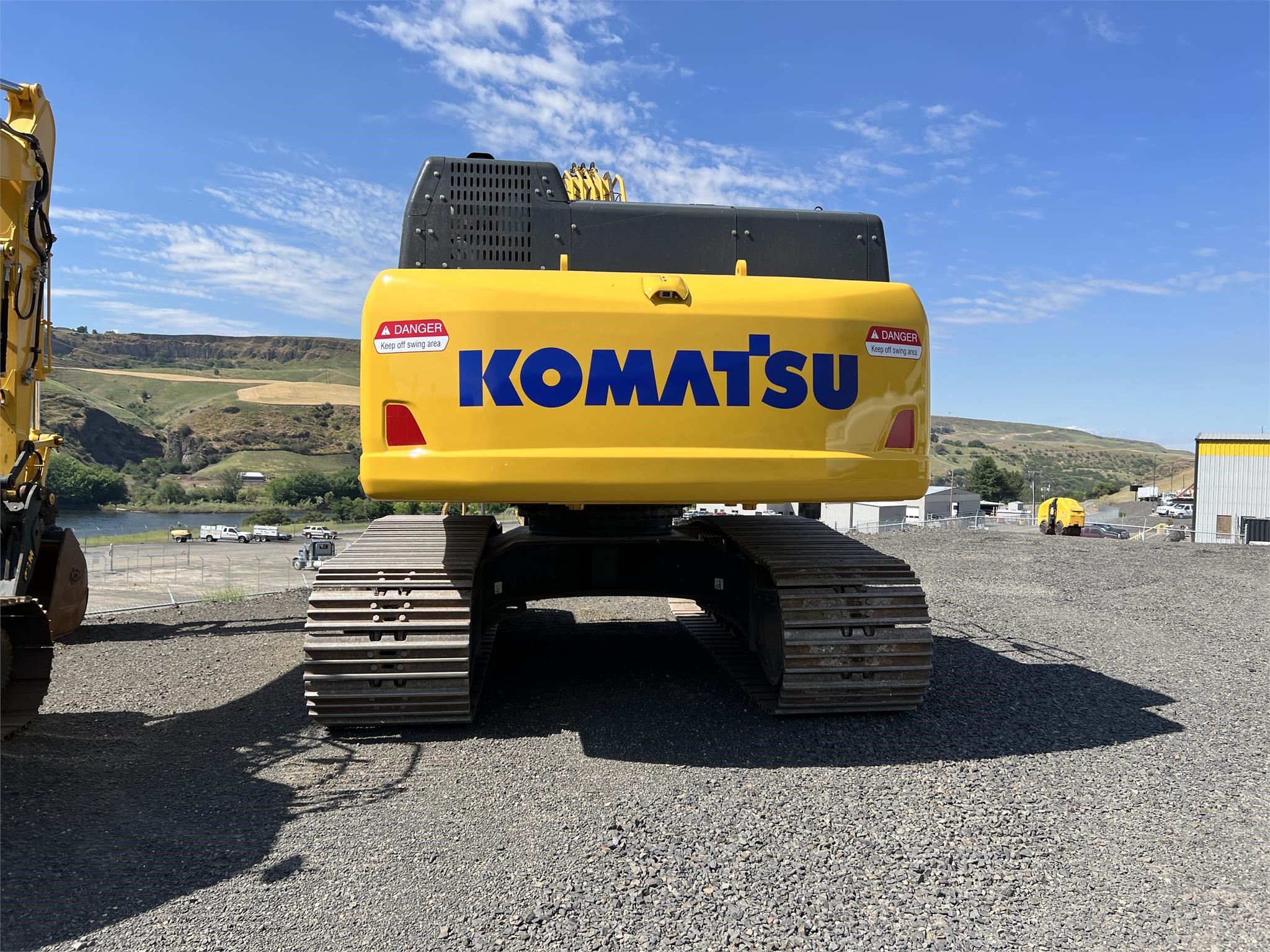 2020 KOMATSU PC490 LC-11 - image 4 of 6