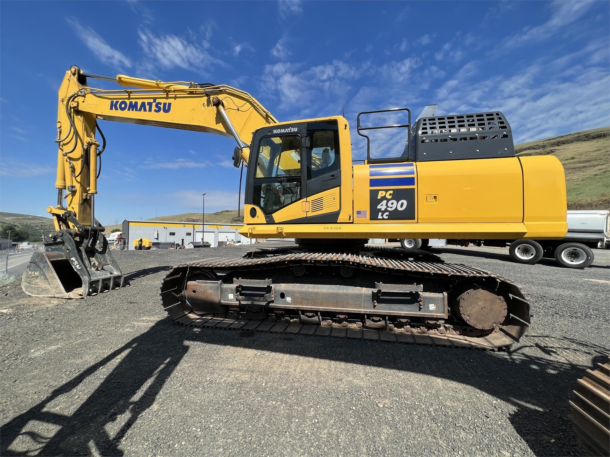 2020 KOMATSU PC490 LC-11 - image 5 of 6