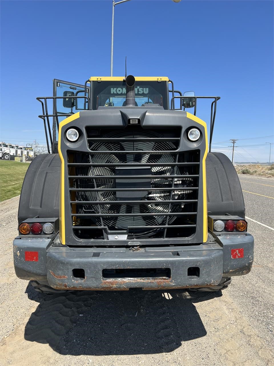 2017 KOMATSU WA380 - image 4 of 6