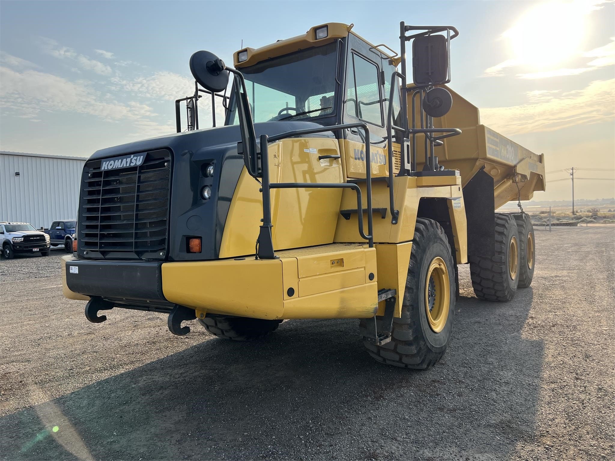 2019 KOMATSU HM300-5 - image 1 of 6
