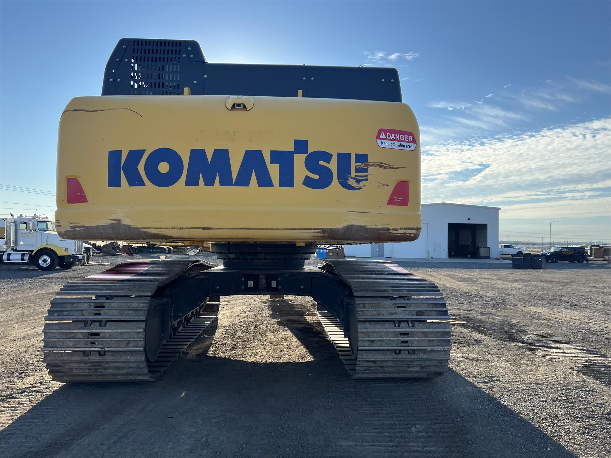 2020 KOMATSU PC490 LC-11 - image 4 of 6