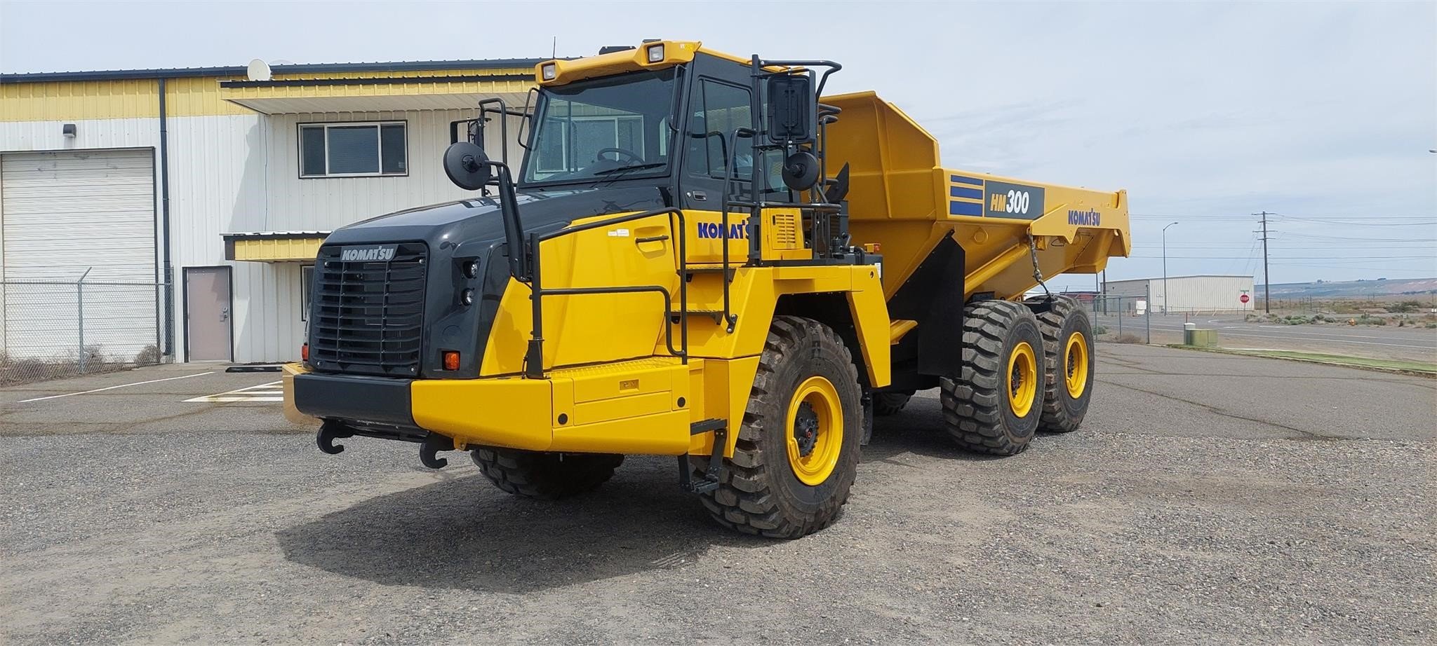 2022 KOMATSU HM300-5 - image 1 of 6