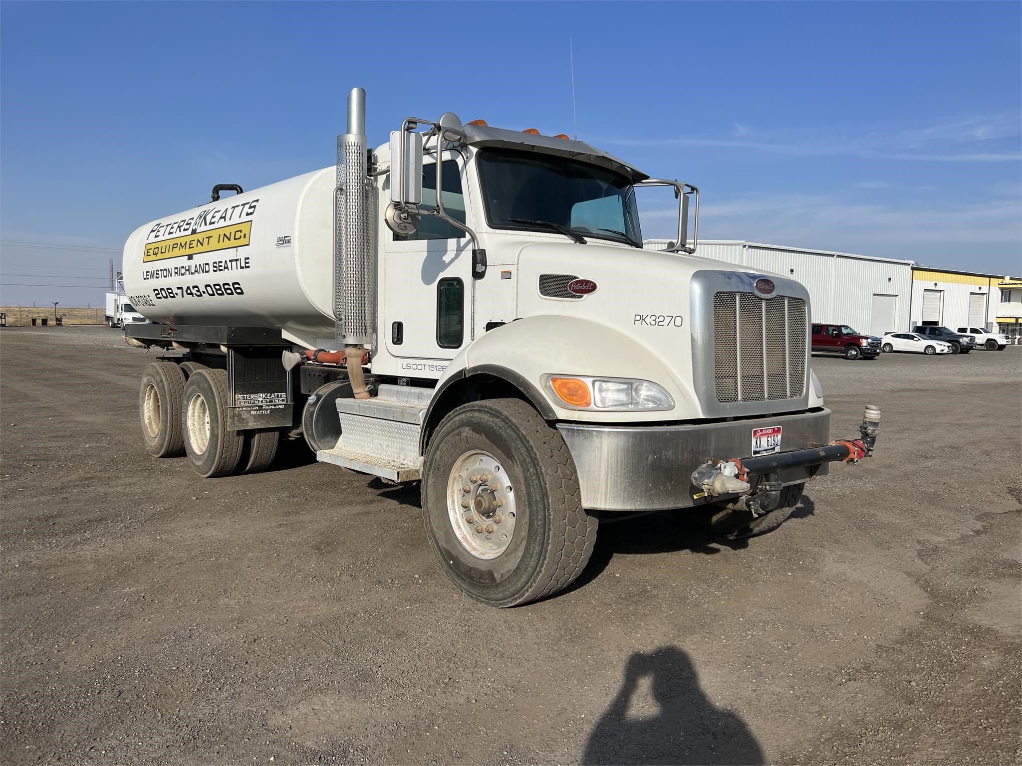 2019 PETERBILT 348 - image 3 of 6