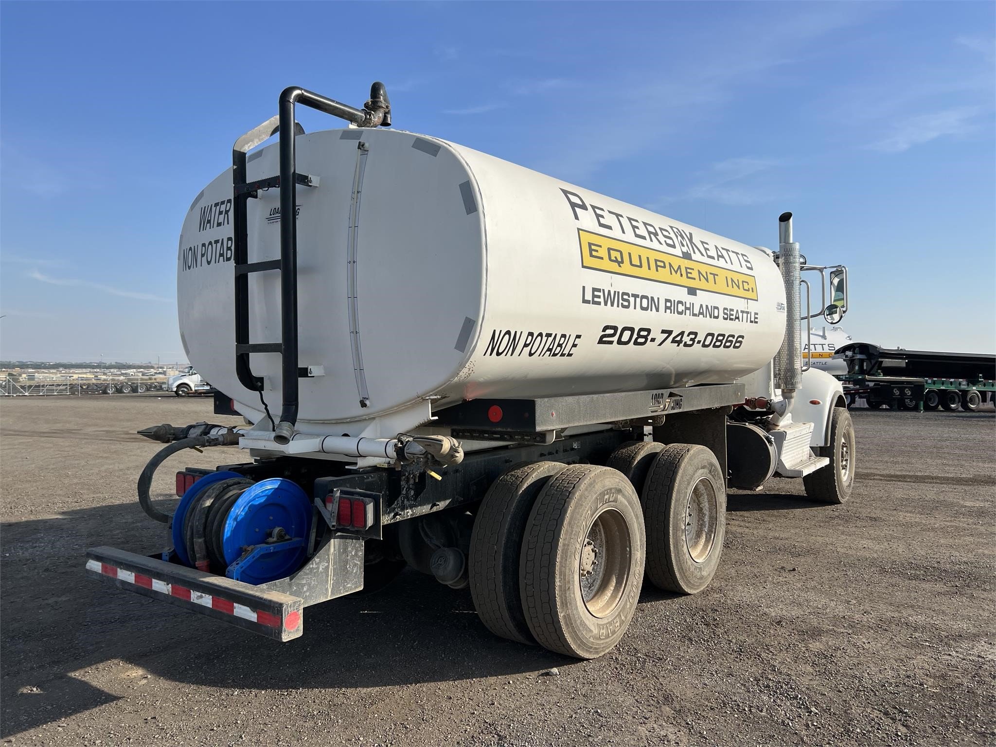 2019 PETERBILT 348 - image 5 of 6