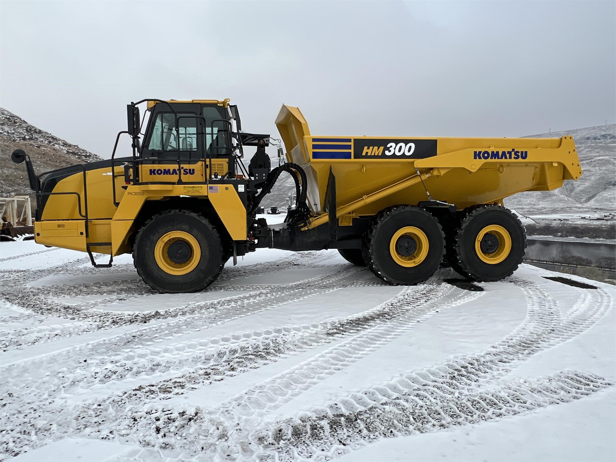 2021 KOMATSU HM300-5 - image 2 of 6