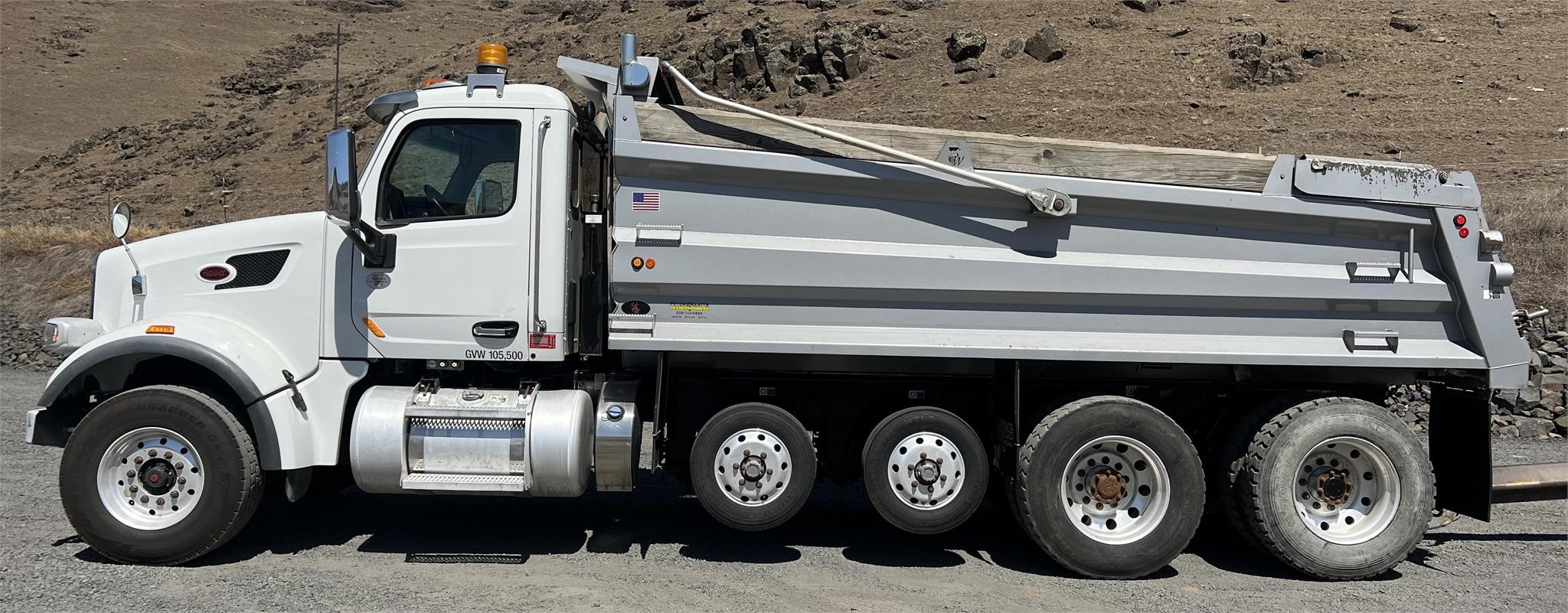 2020 PETERBILT 567 2020 PETERBILT 567 - image 2 of 6