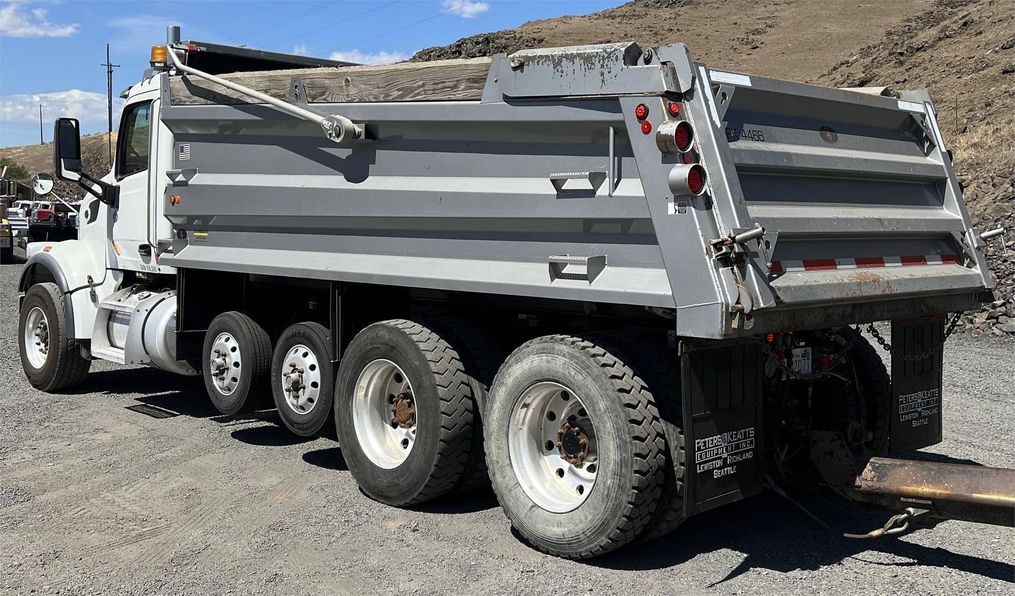 2020 PETERBILT 567 2020 PETERBILT 567 - image 3 of 6