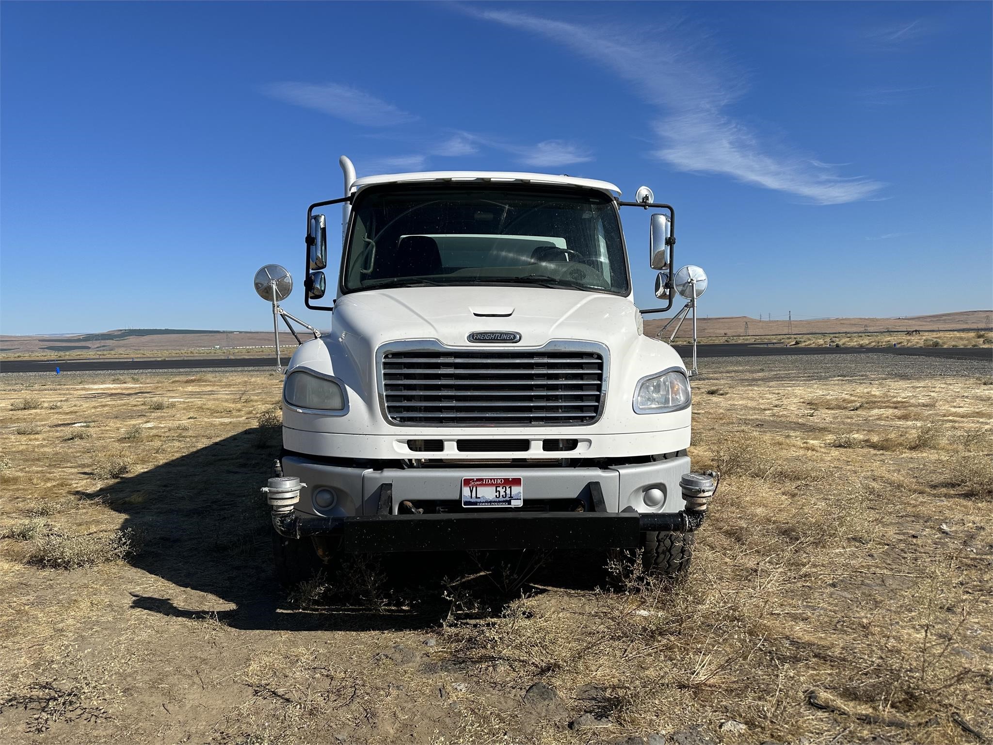 2016 FREIGHTLINER BUSINESS CLASS M2 106 - image 3 of 6