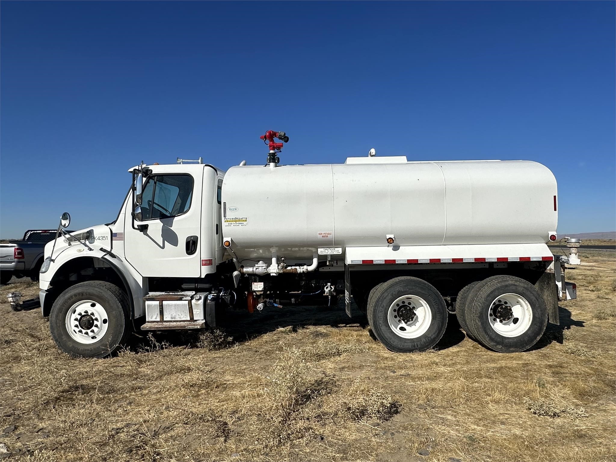 2016 FREIGHTLINER BUSINESS CLASS M2 106 - image 4 of 6