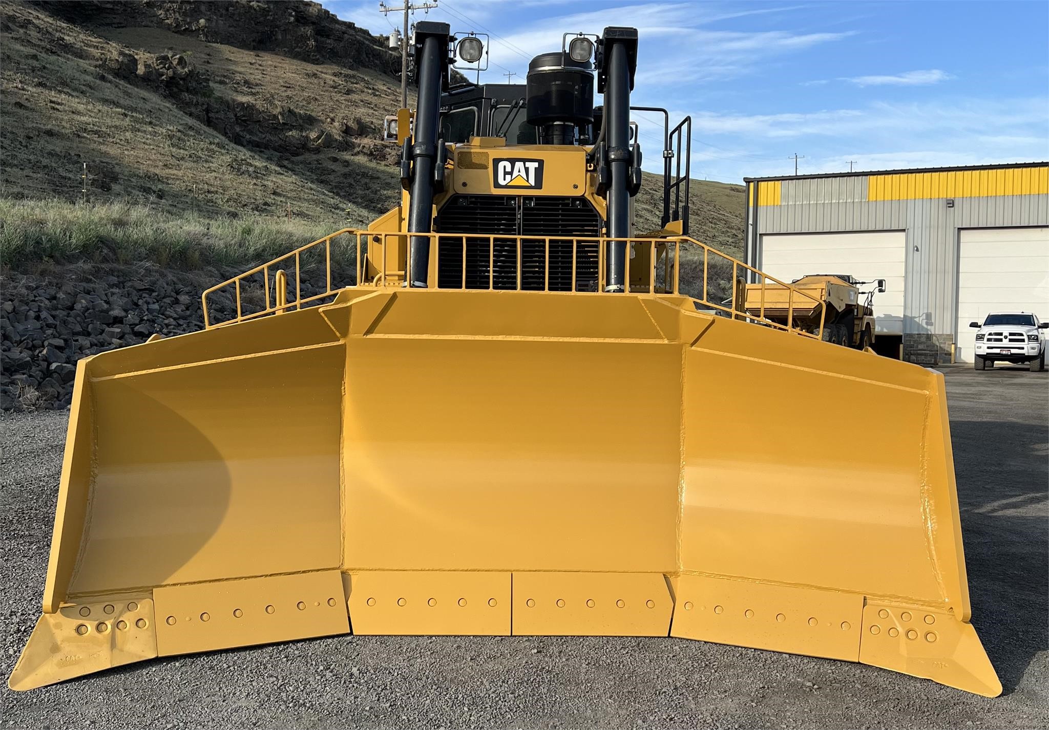 2019 CATERPILLAR D8T 2019 CATERPILLAR D8T - image 2 of 6