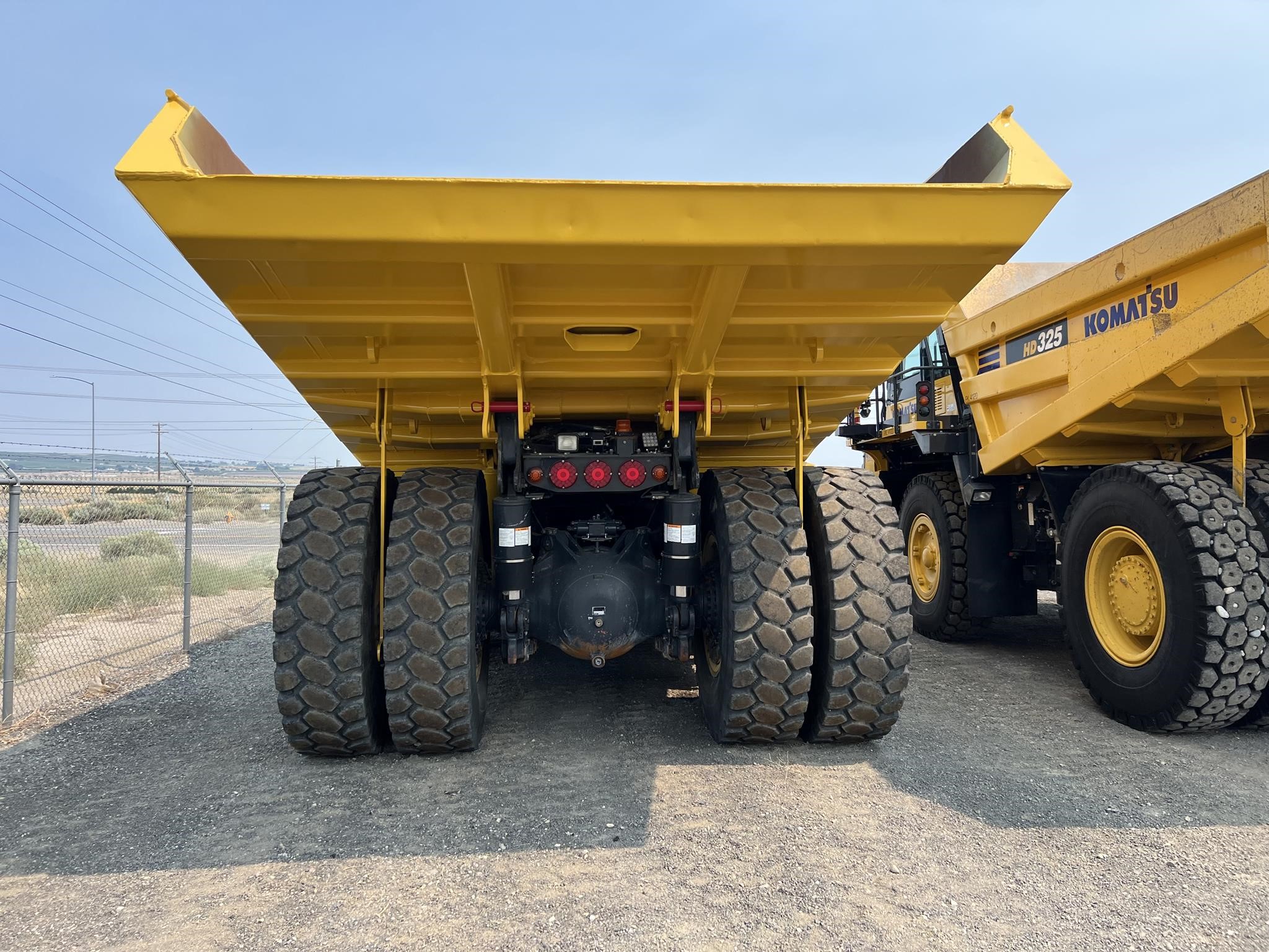 2020 KOMATSU HD325-8 2020 KOMATSU HD325-8 - image 5 of 6