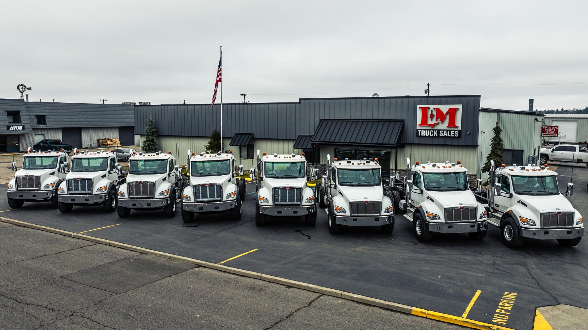 2025 PETERBILT 548 2025 PETERBILT 548 - image 3 of 6