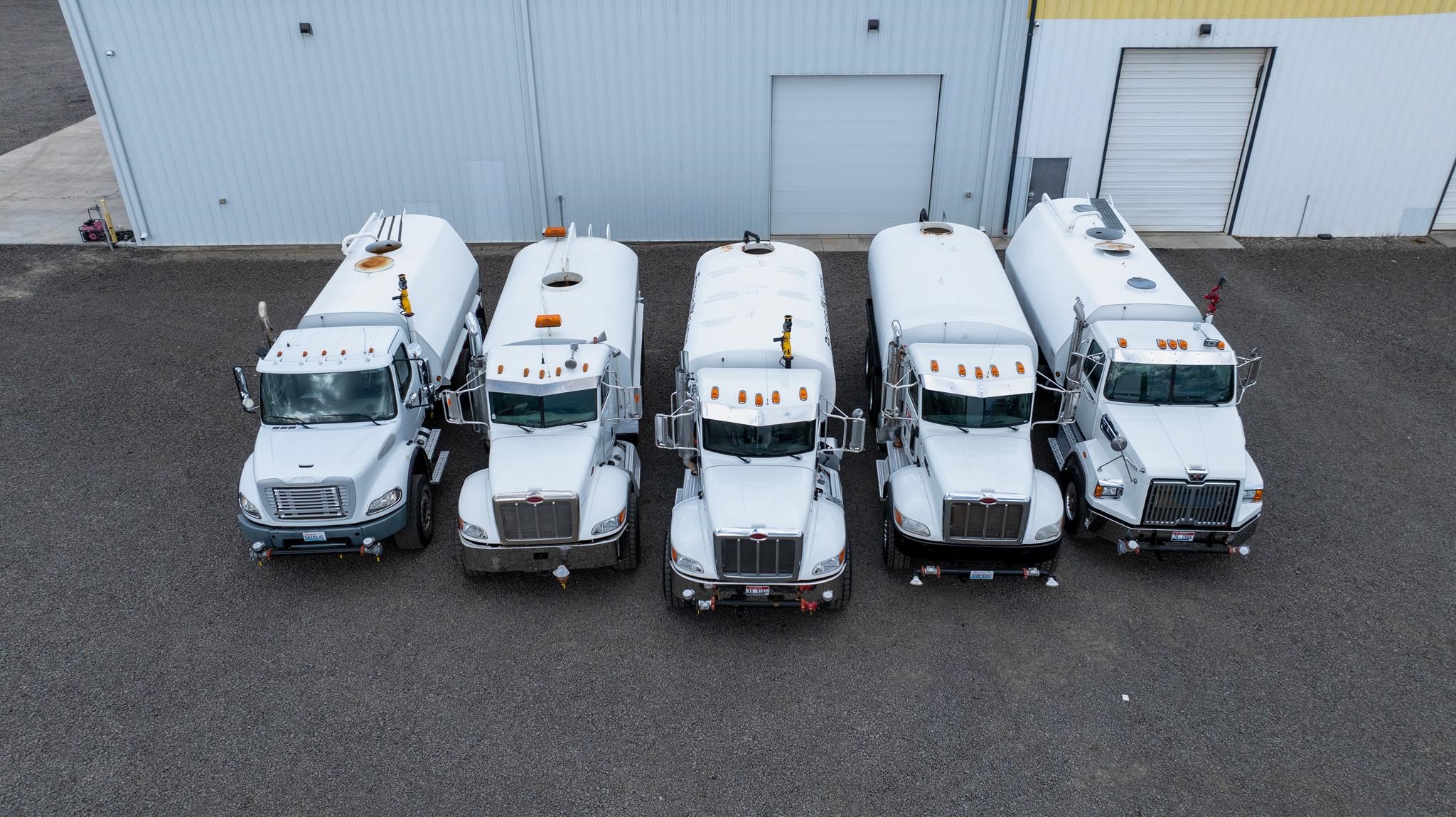 2019 PETERBILT 348 2019 PETERBILT 348 - image 3 of 6