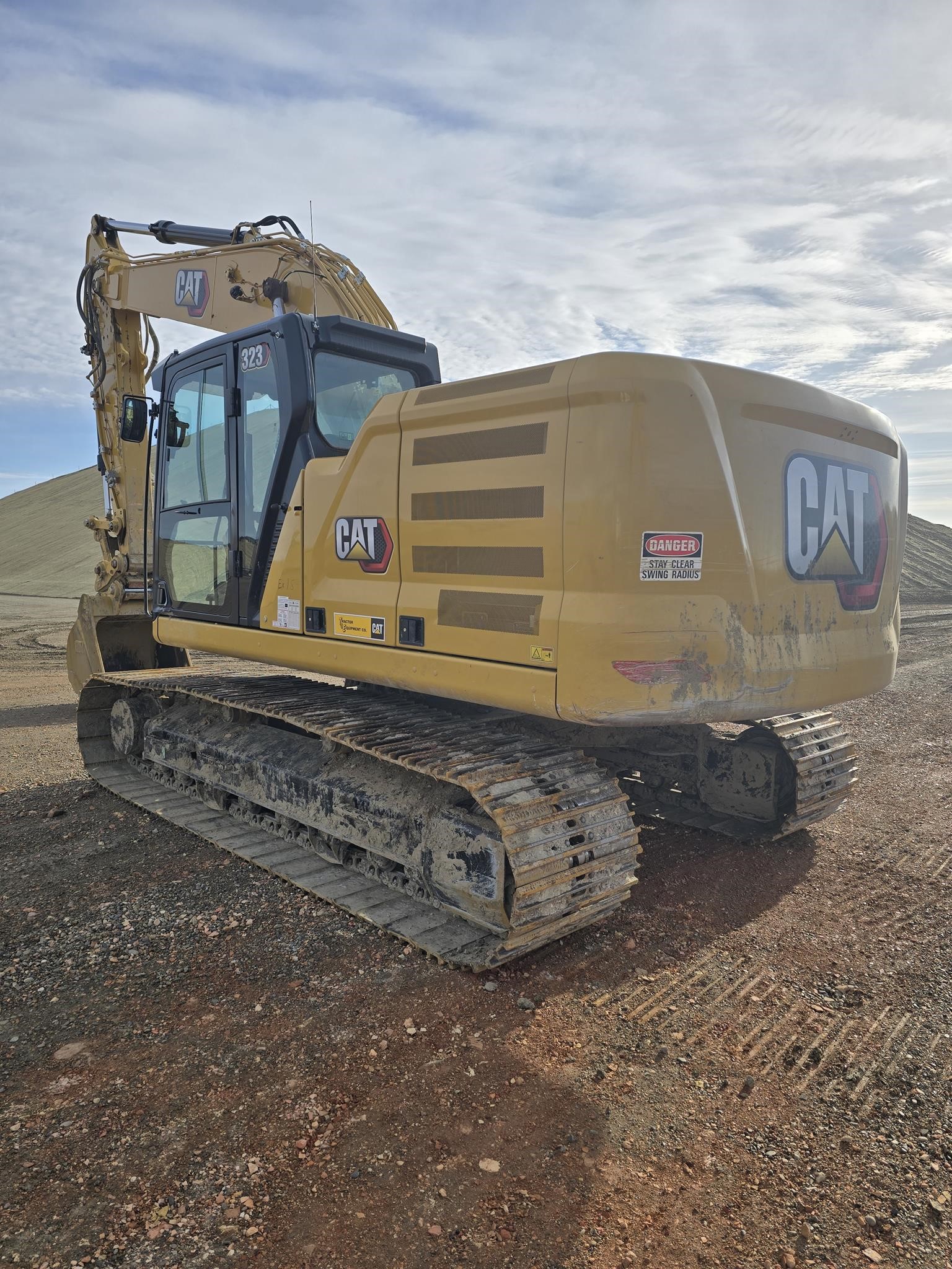 2023 CATERPILLAR 323 2023 CATERPILLAR 323 - image 3 of 5