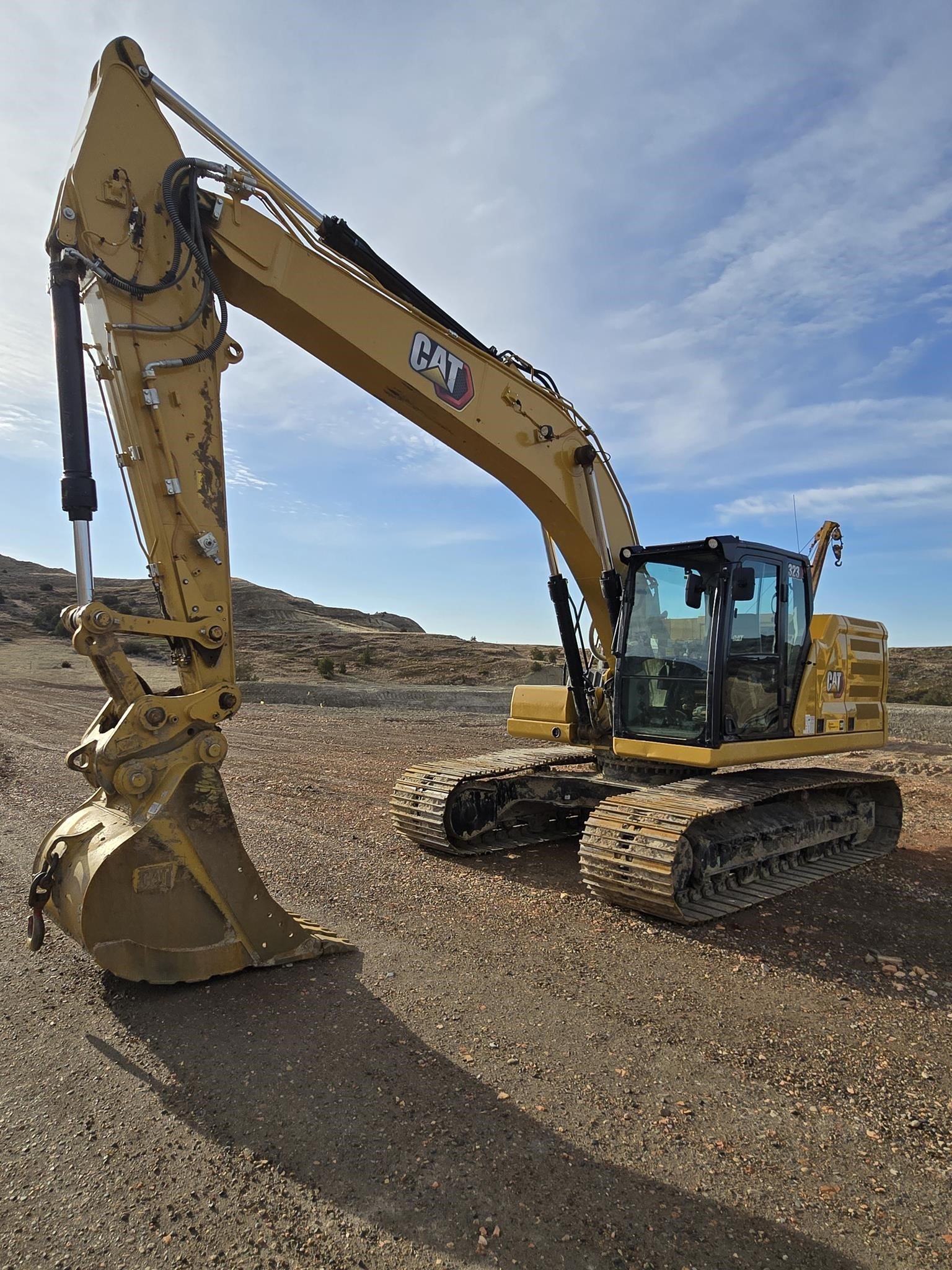 2023 CATERPILLAR 323 2023 CATERPILLAR 323 - image 1 of 5