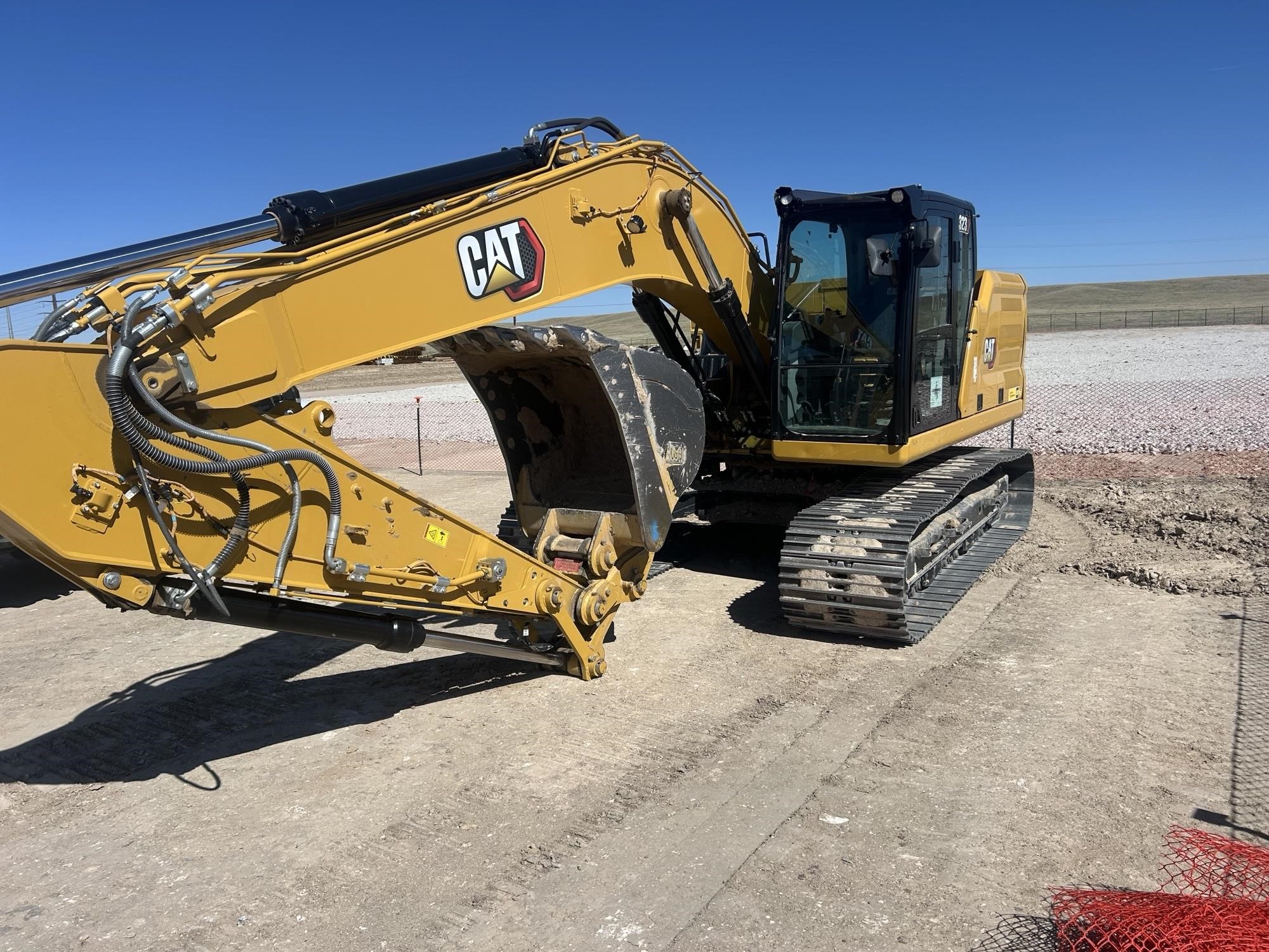 2023 CATERPILLAR 323 2023 CATERPILLAR 323 - image 1 of 6