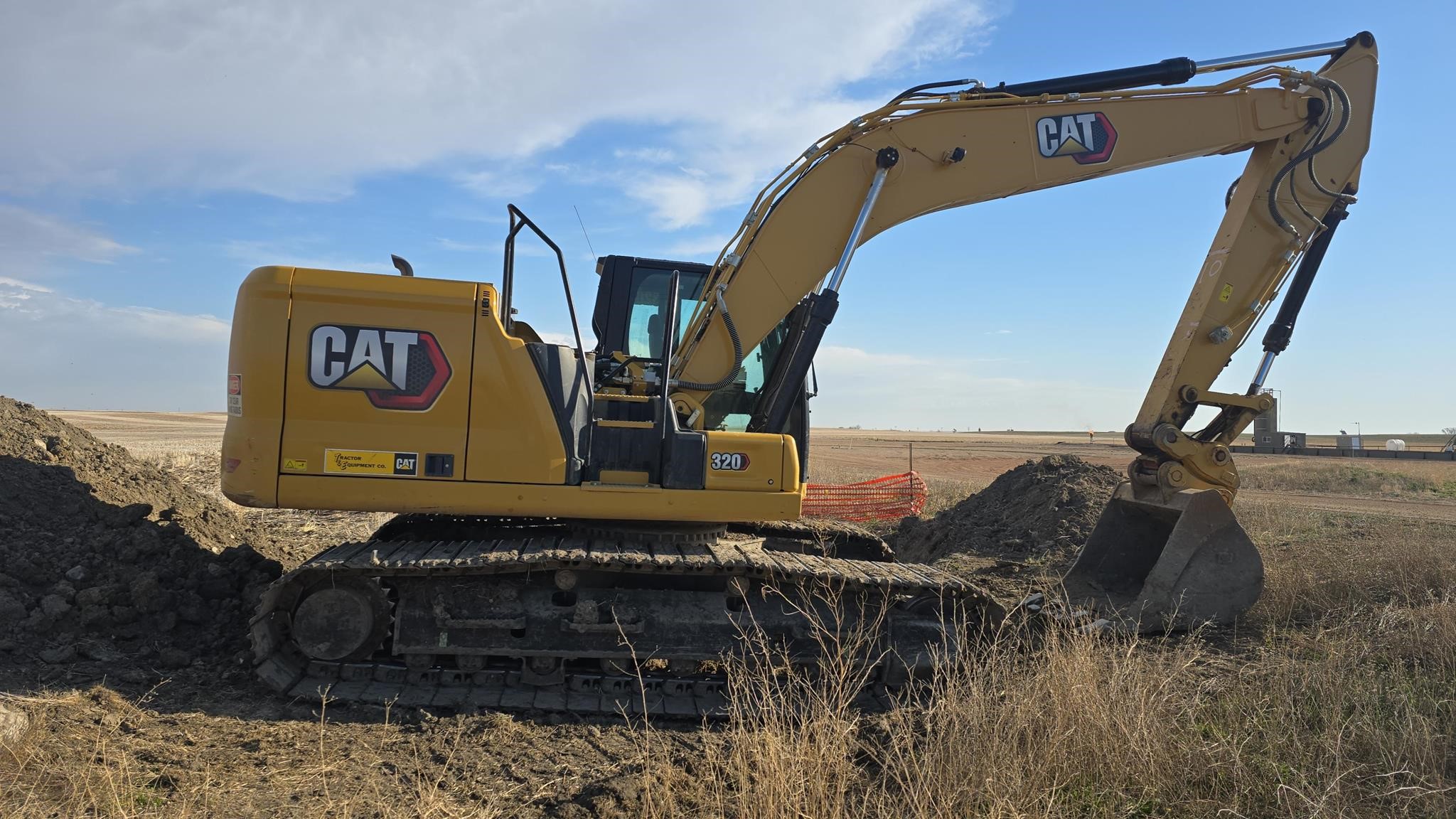 2022 CATERPILLAR 320 2022 CATERPILLAR 320 - image 2 of 6