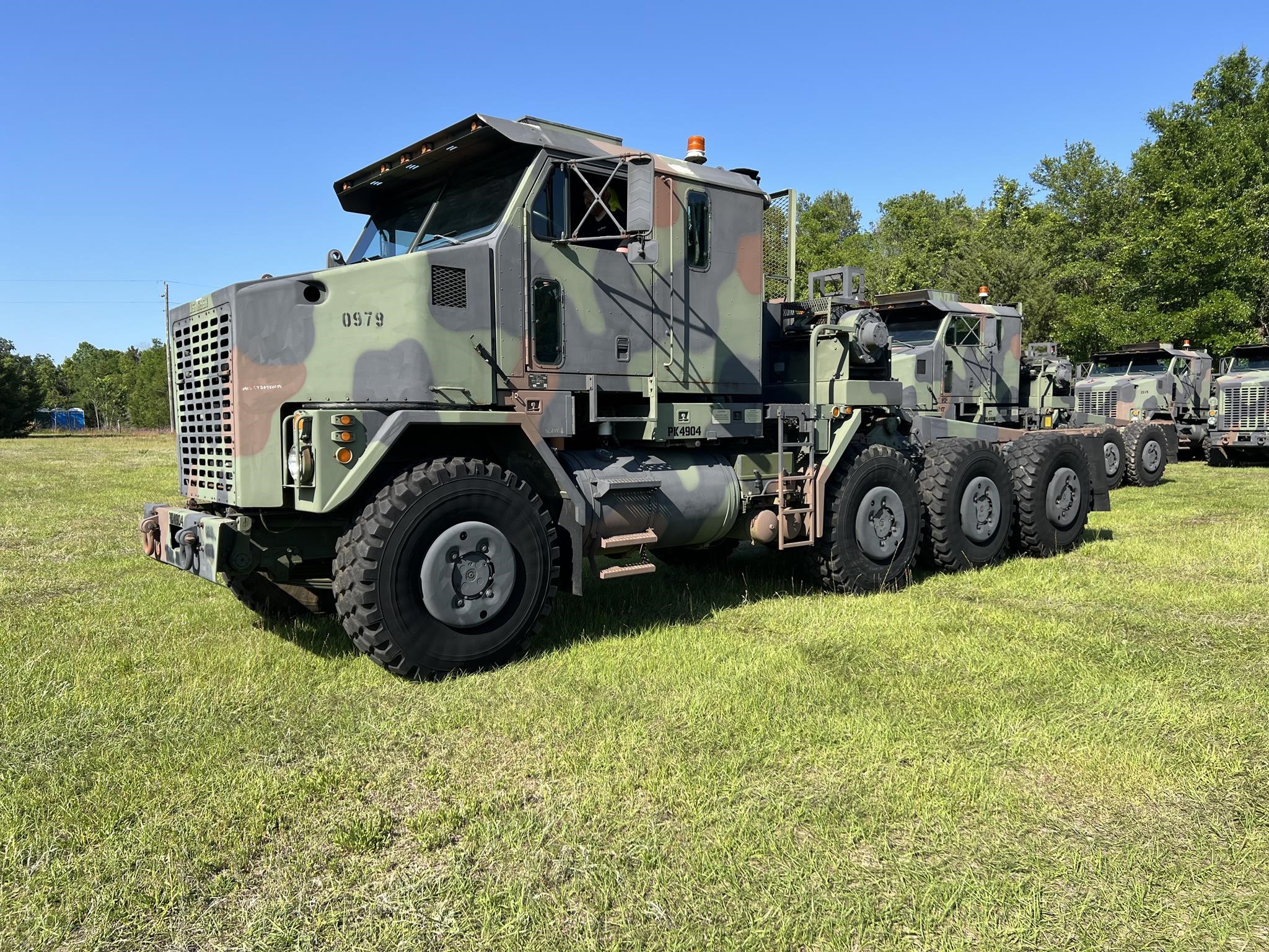 2007 OSHKOSH M1070 2007 OSHKOSH M1070 - image 1 of 6