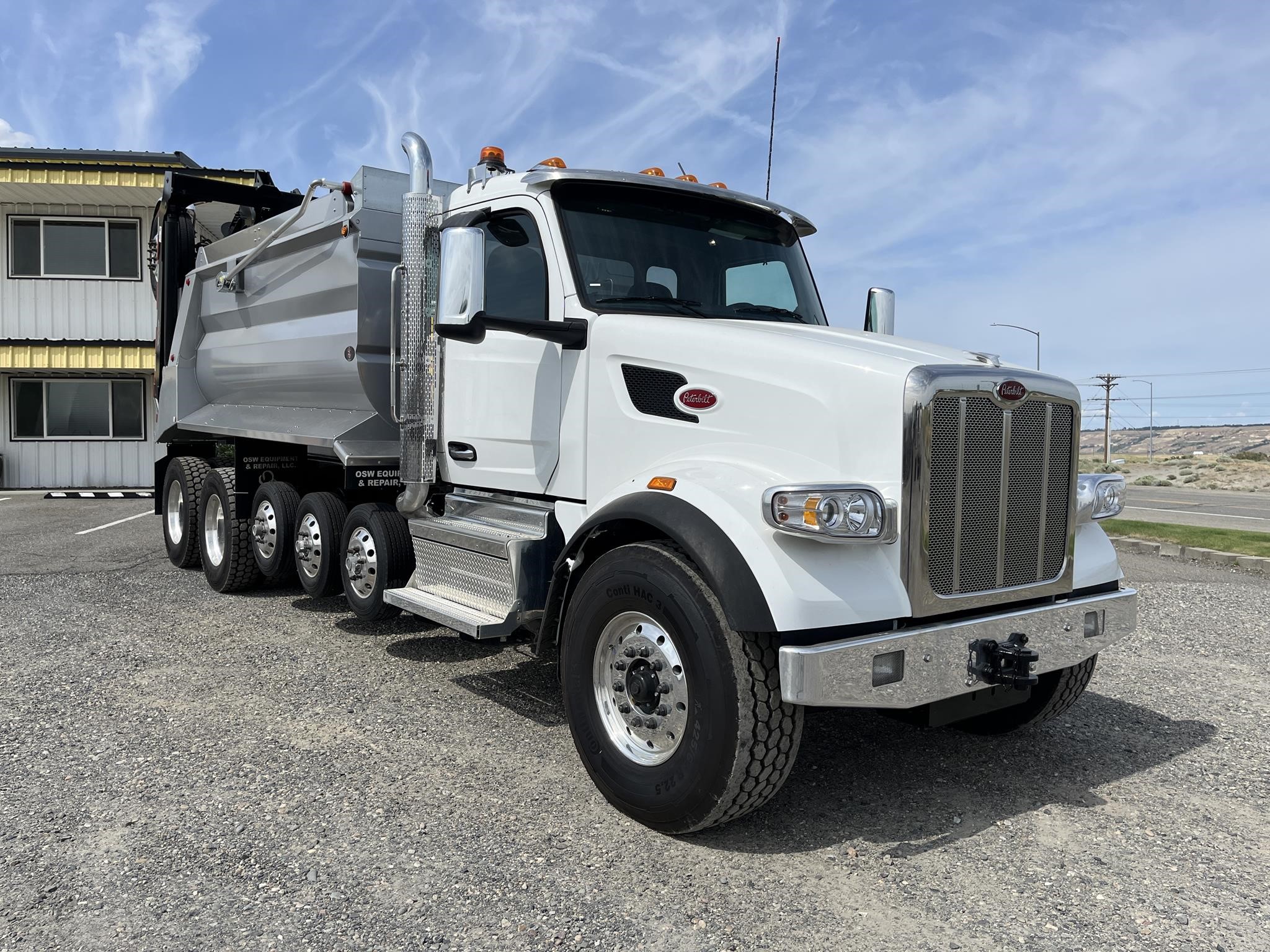 2025 PETERBILT 567 2025 PETERBILT 567 - image 3 of 6