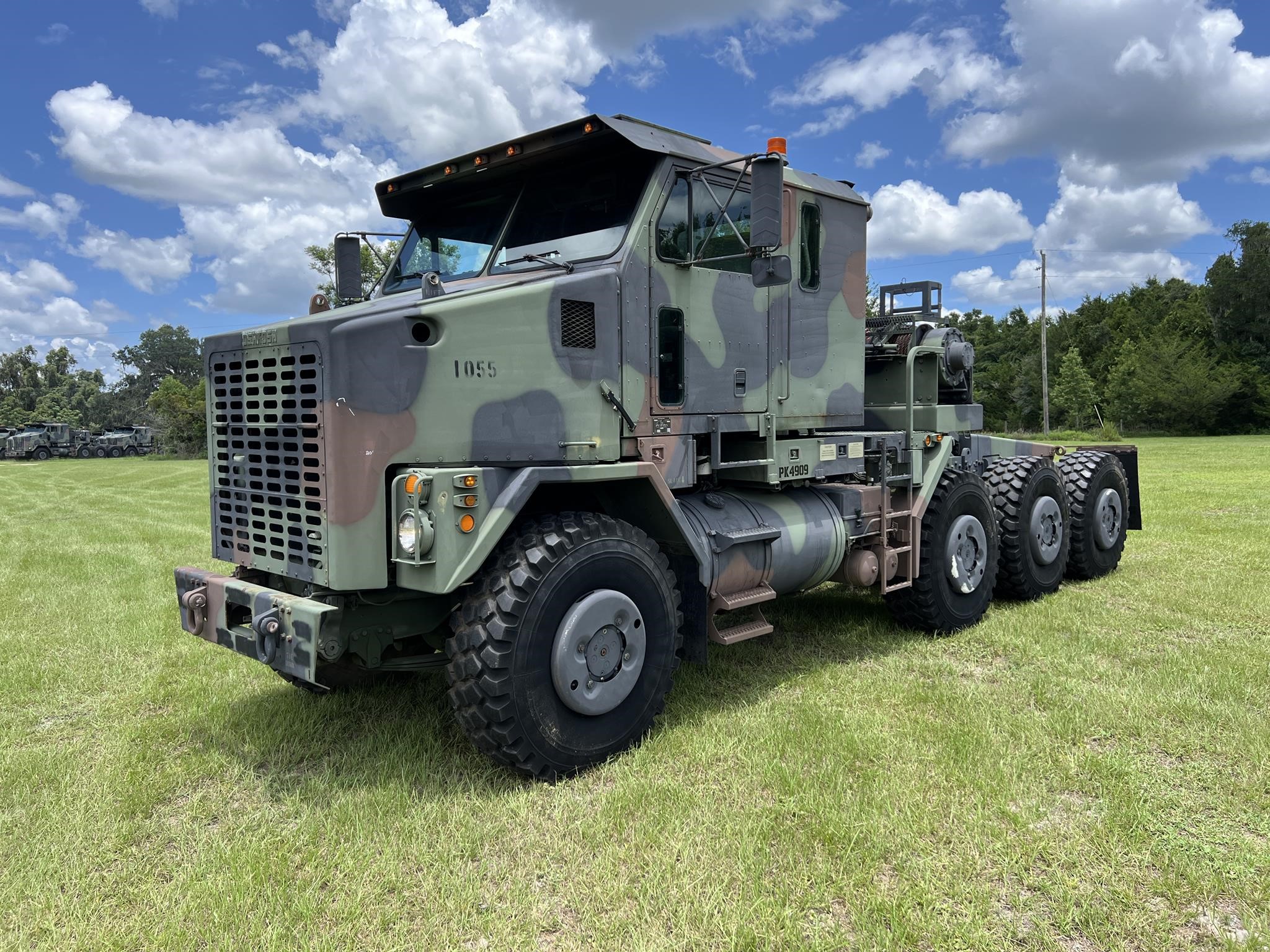 2007 OSHKOSH M1070 2007 OSHKOSH M1070 - image 1 of 6