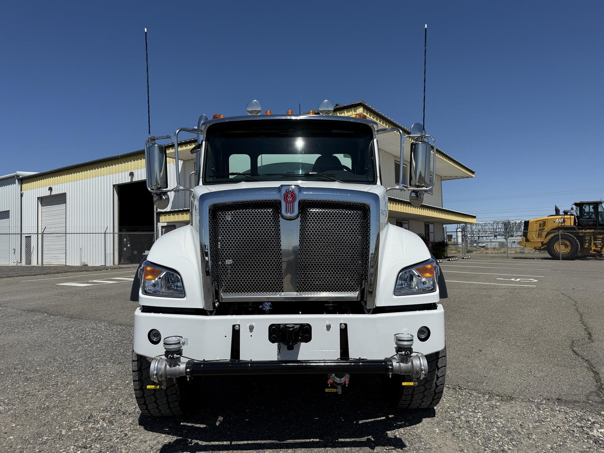 2025 KENWORTH T480 2025 KENWORTH T480 - image 2 of 6