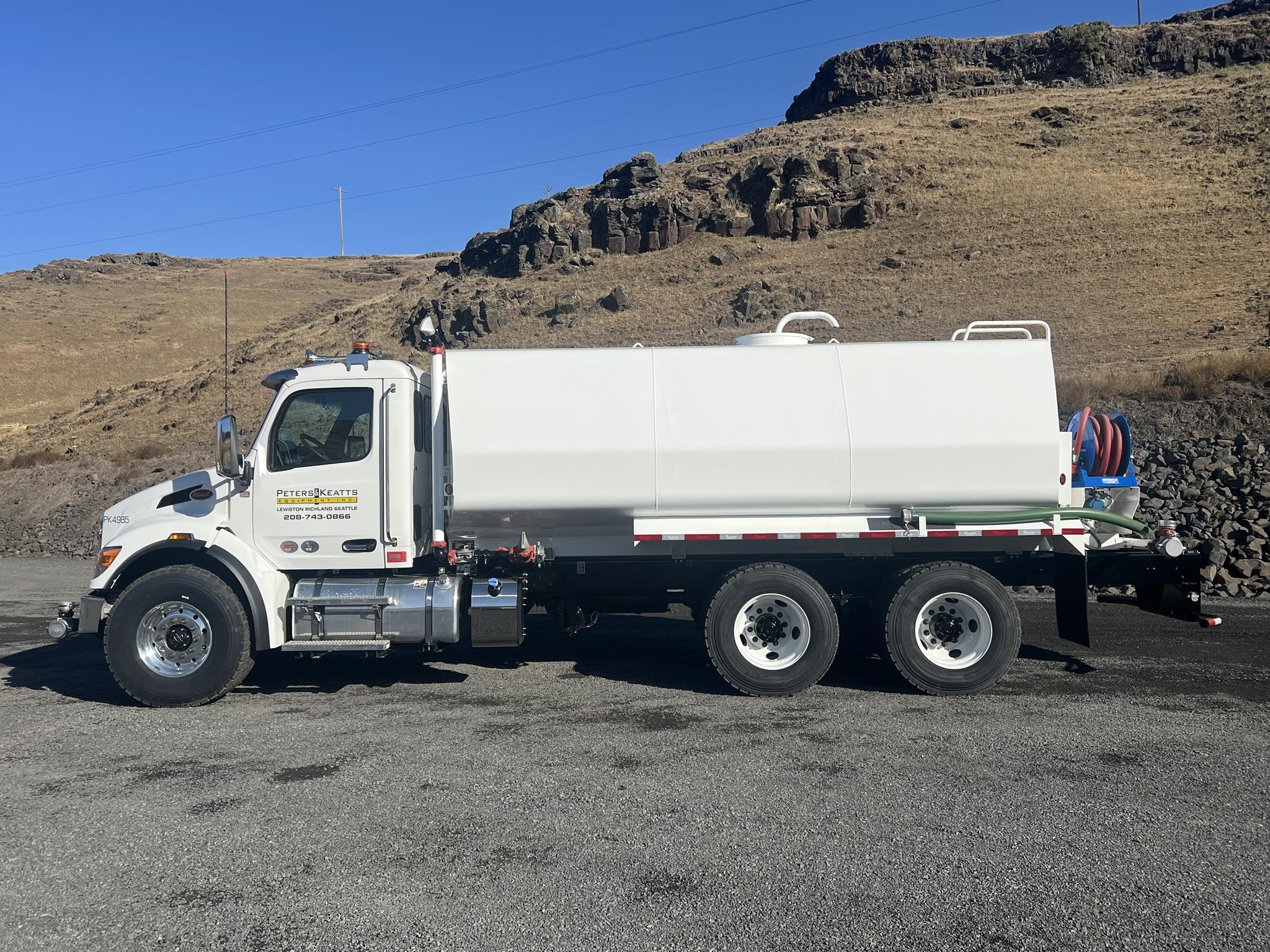 2025 PETERBILT 548 2025 PETERBILT 548 - image 2 of 6