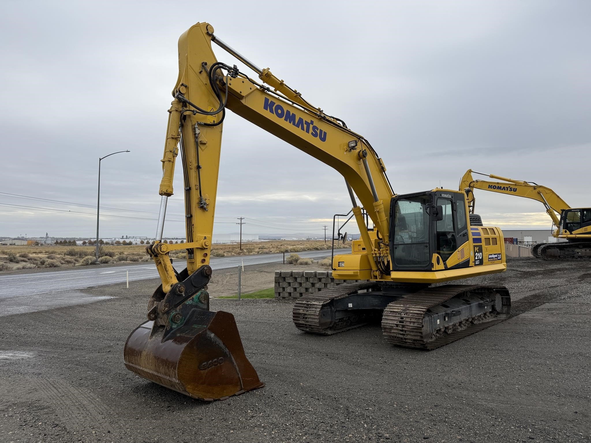 2022 KOMATSU PC210 LCi-11 - image 1 of 6