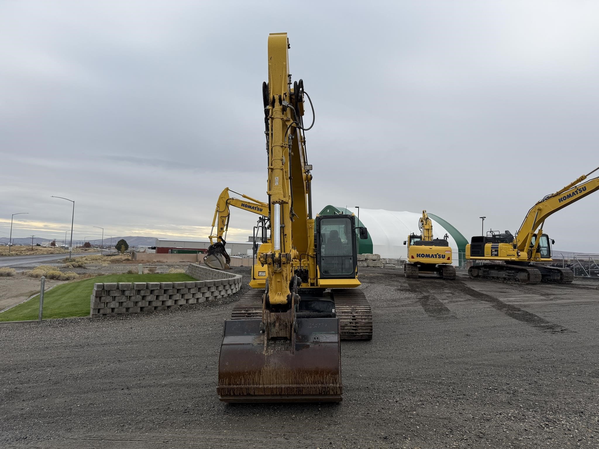 2022 KOMATSU PC210 LCi-11 - image 3 of 6