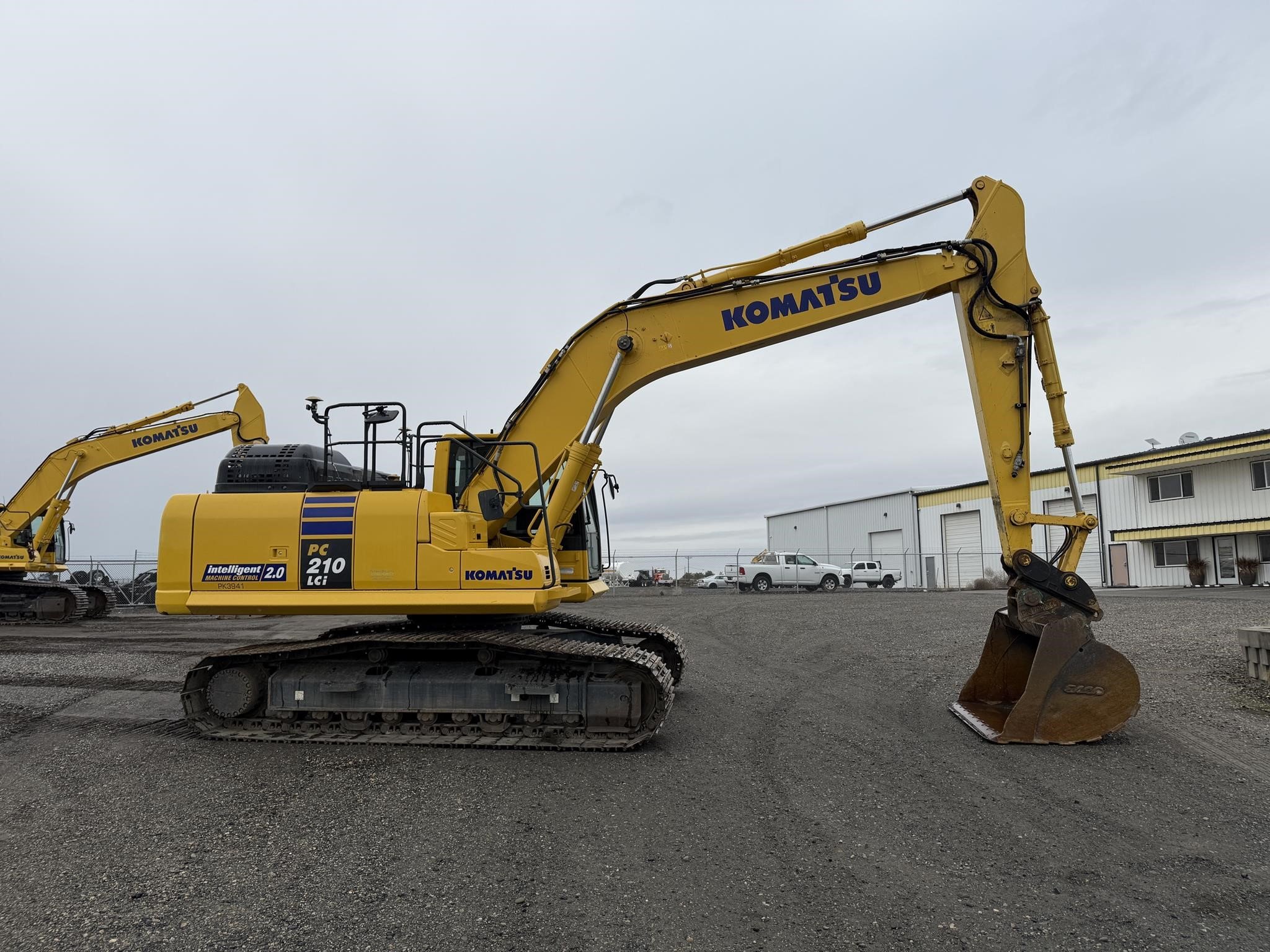 2022 KOMATSU PC210 LCi-11 - image 5 of 6