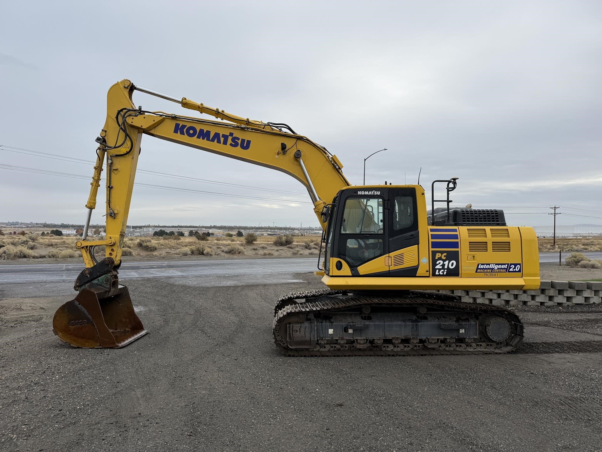 2022 KOMATSU PC210 LCi-11 - image 2 of 6