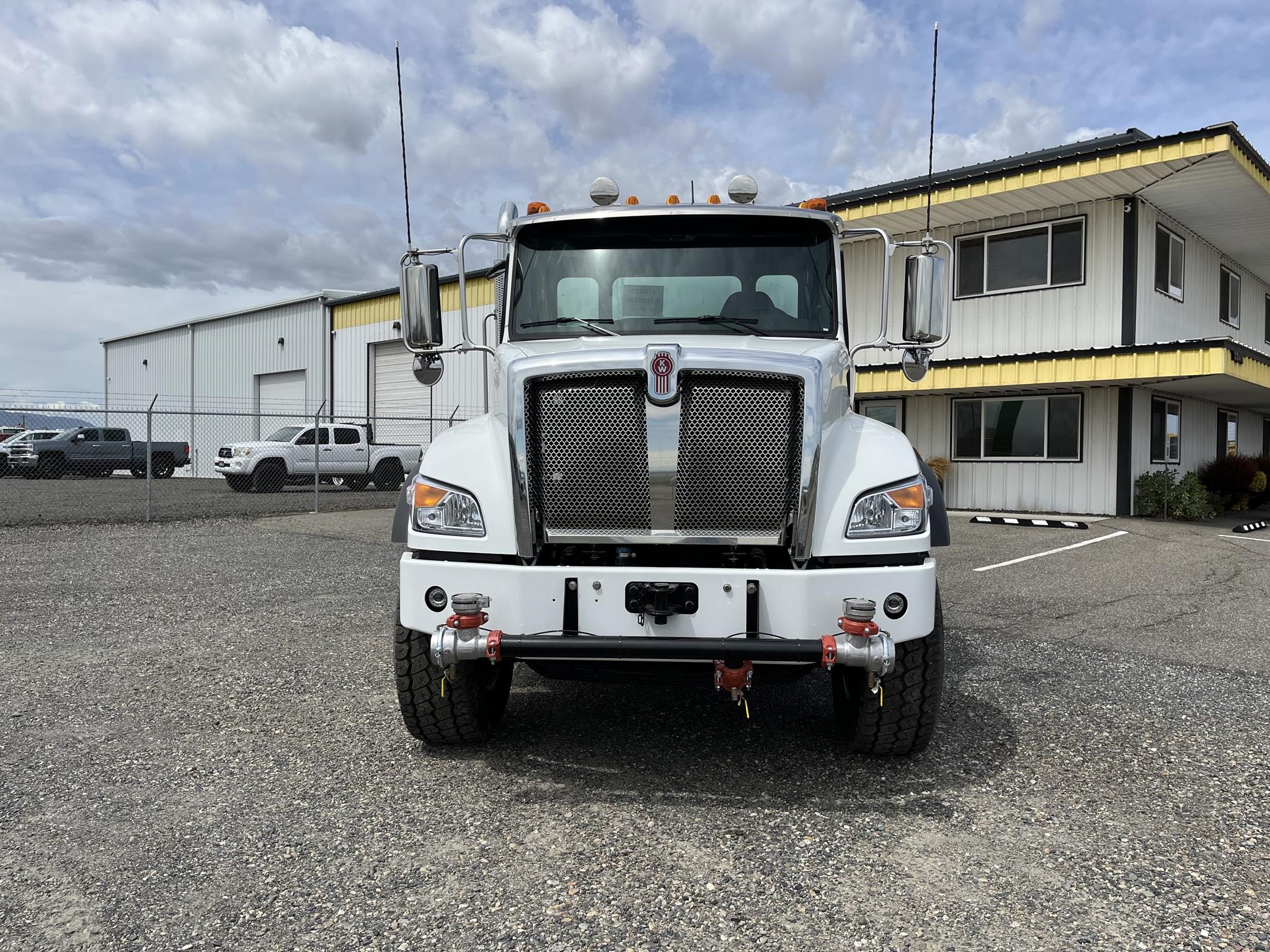 2025 KENWORTH T480 2025 KENWORTH T480 - image 2 of 6