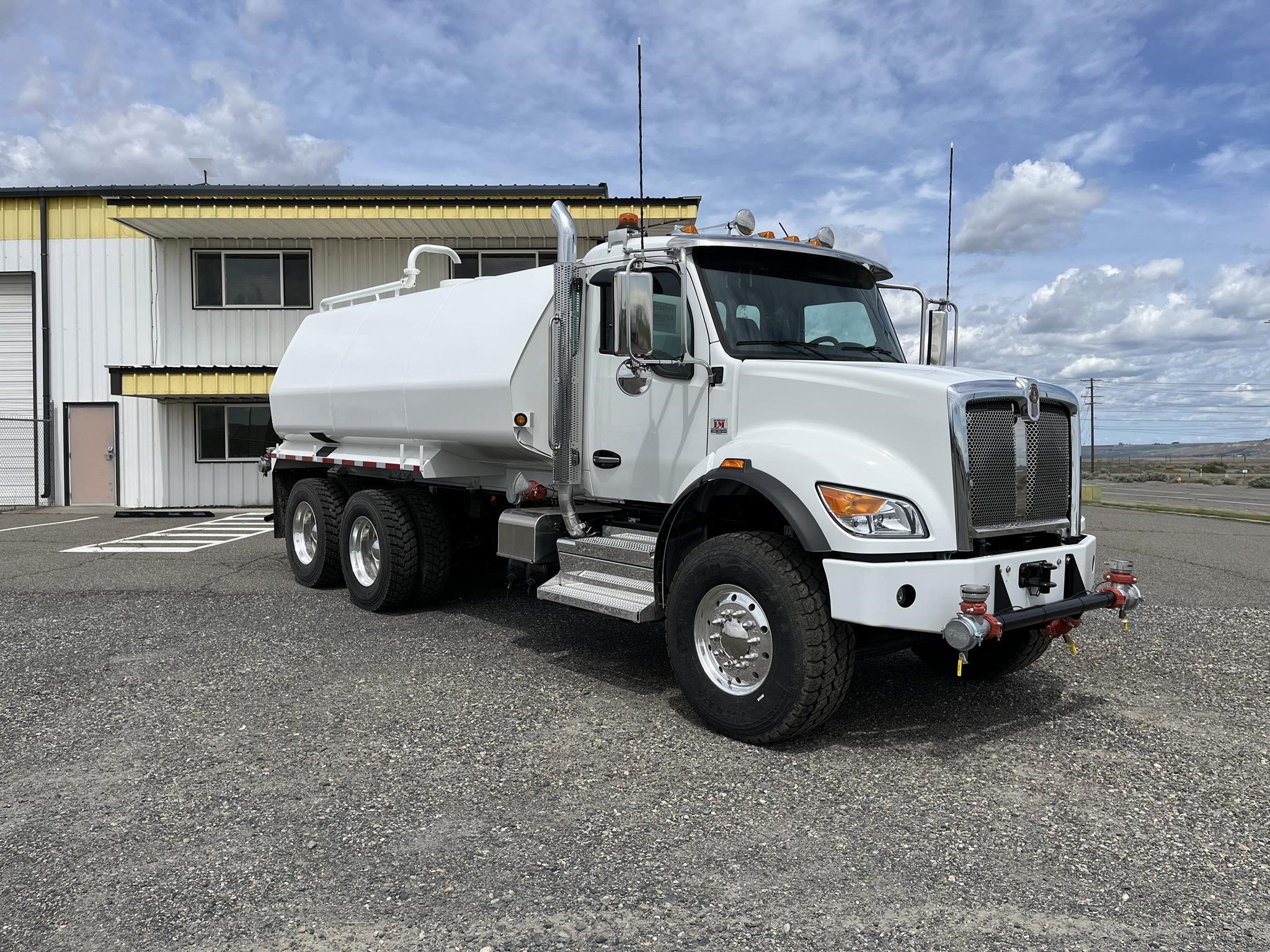 2025 KENWORTH T480 2025 KENWORTH T480 - image 3 of 6