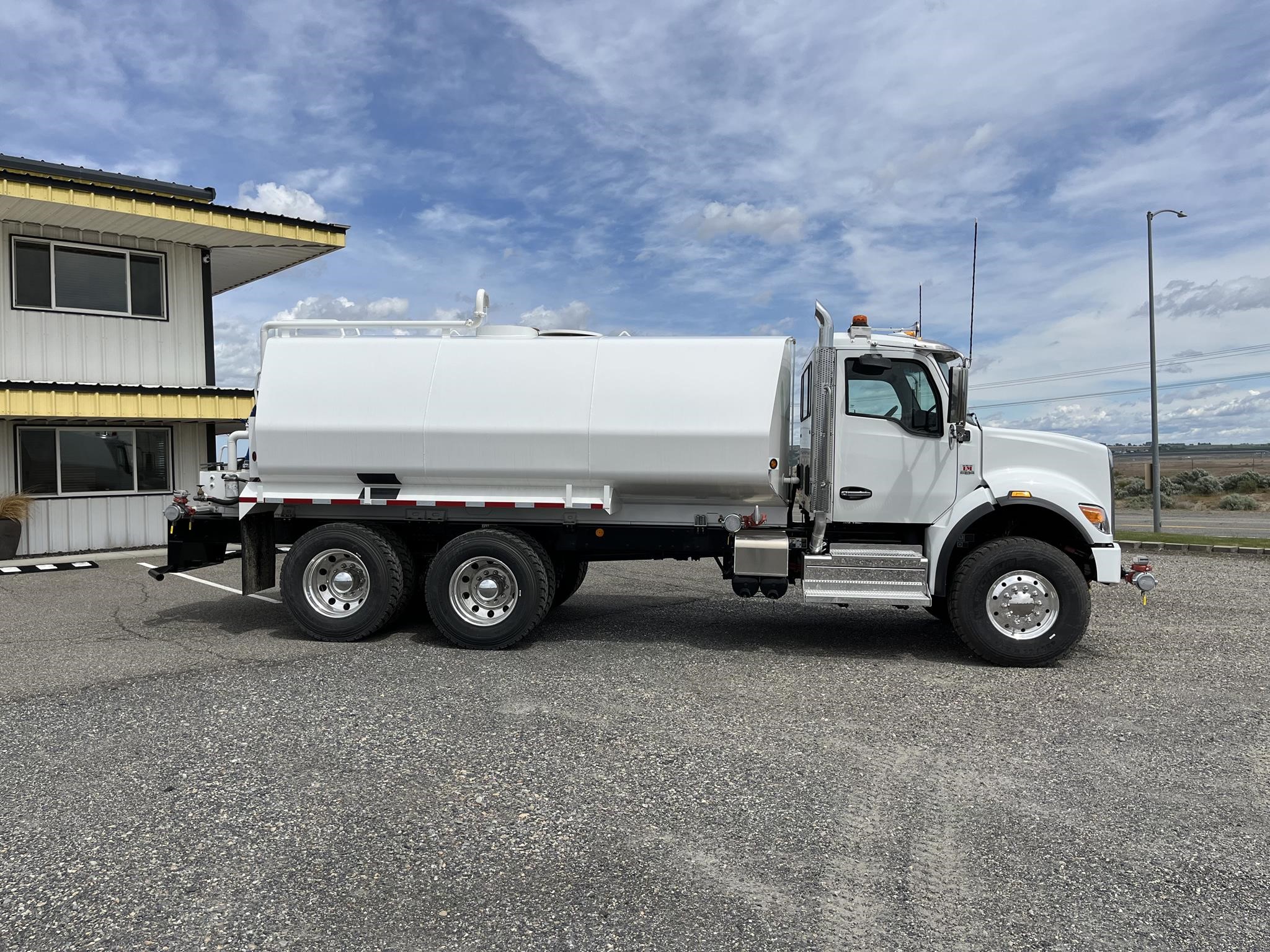 2025 KENWORTH T480 2025 KENWORTH T480 - image 4 of 6