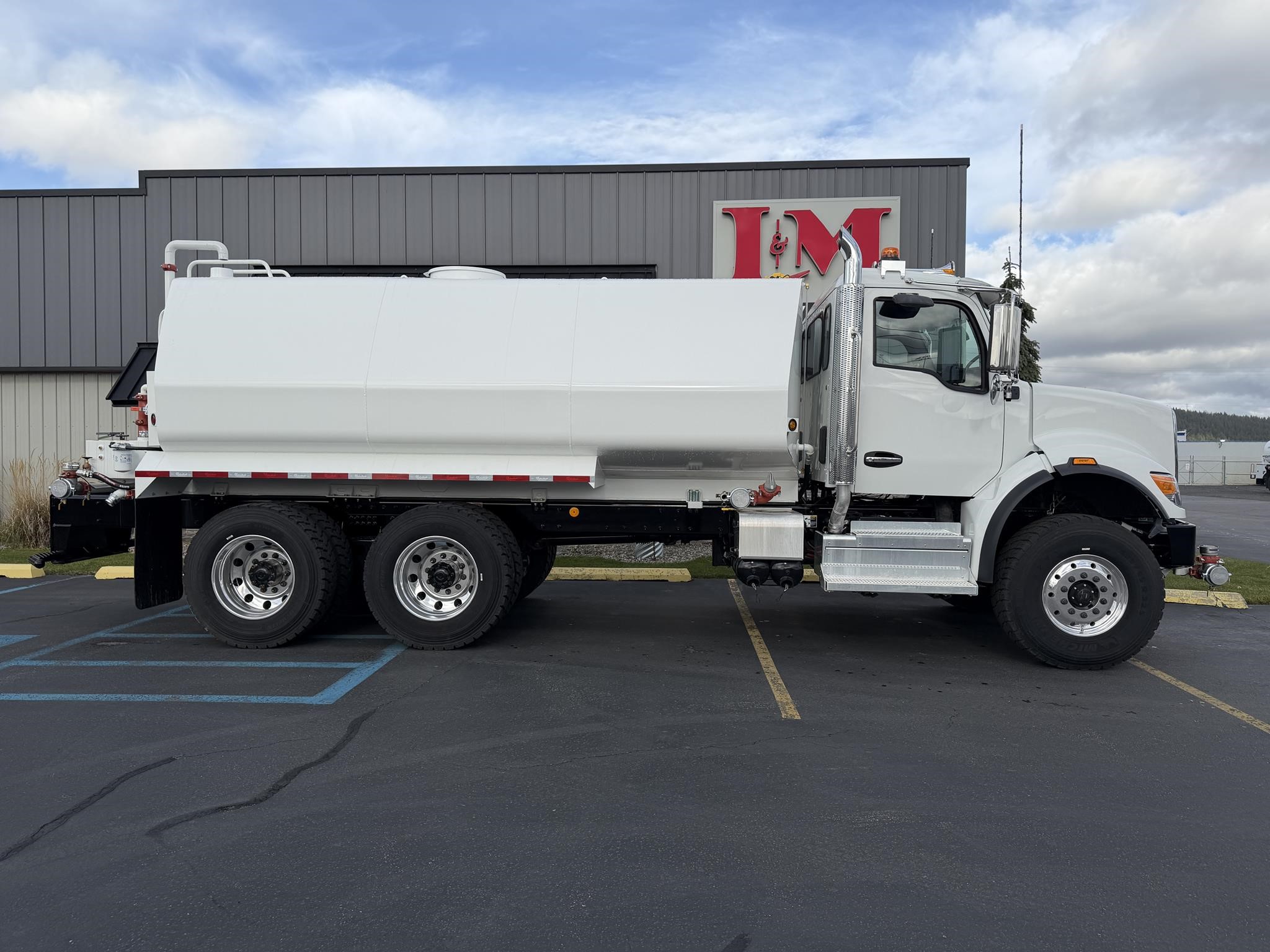 2025 KENWORTH T480 - image 2 of 6