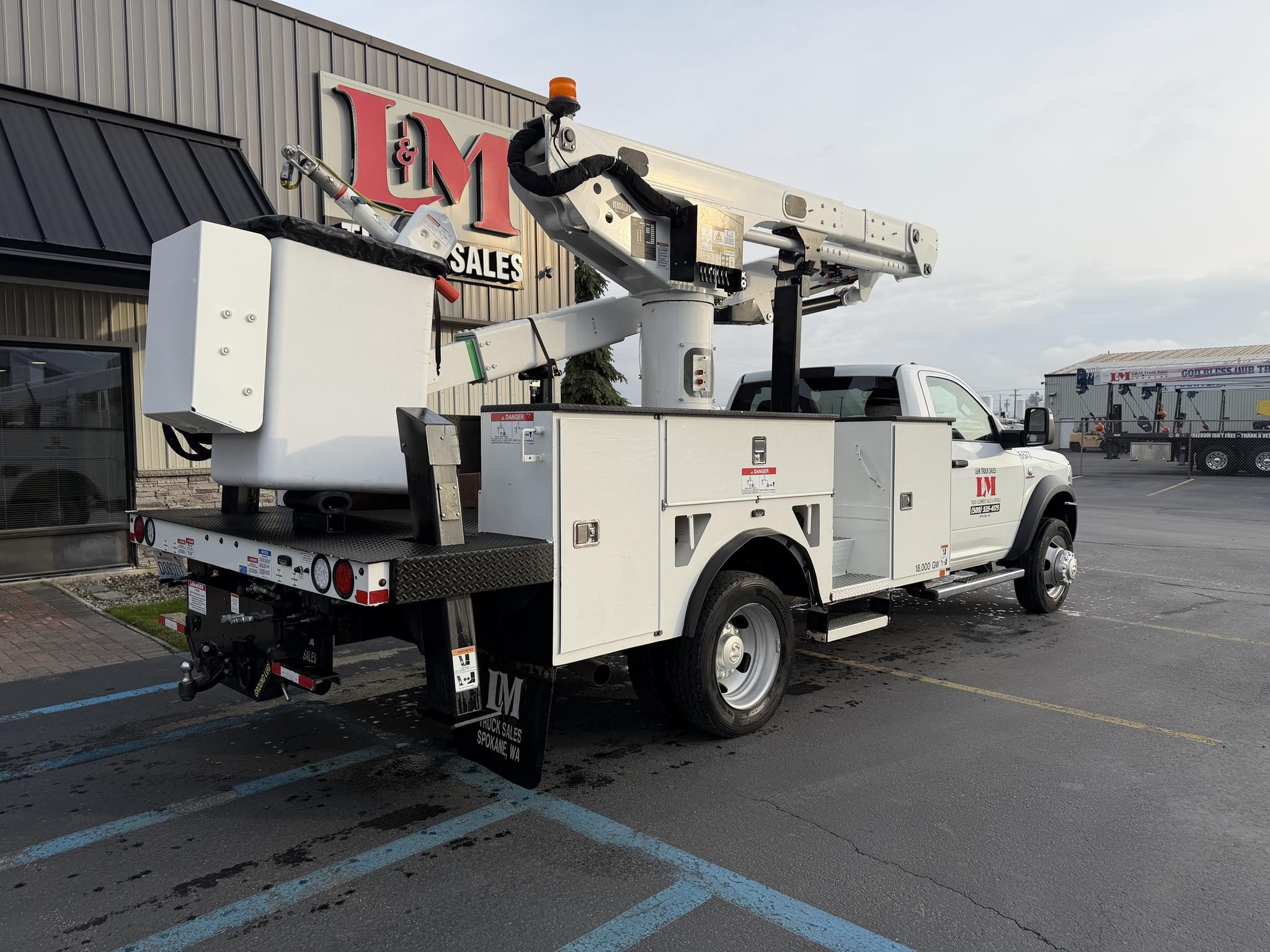 2024 VERSALIFT VST47MHI - image 3 of 6