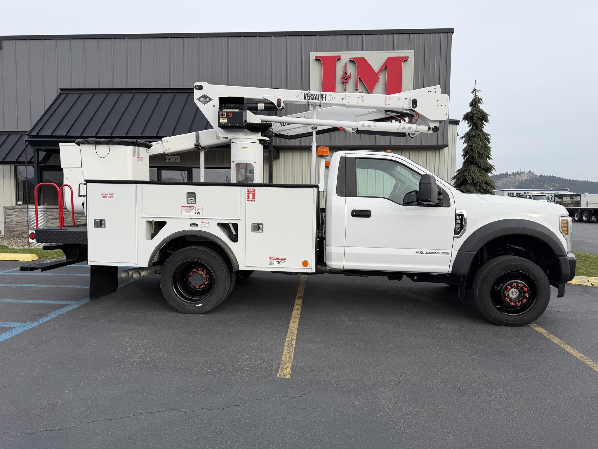 2019 VERSALIFT SST40EIH-01 - image 2 of 6