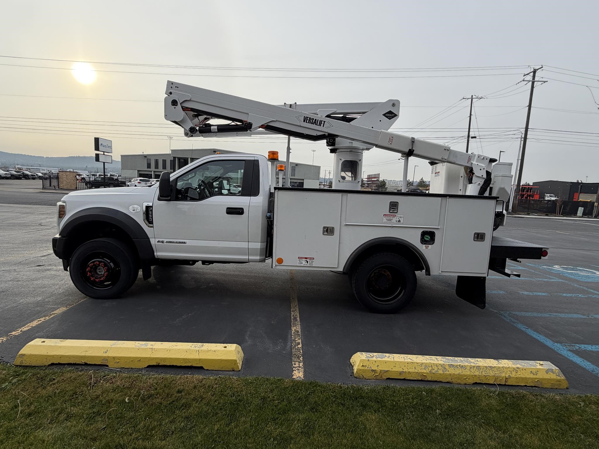 2019 VERSALIFT SST40EIH-01 - image 6 of 6