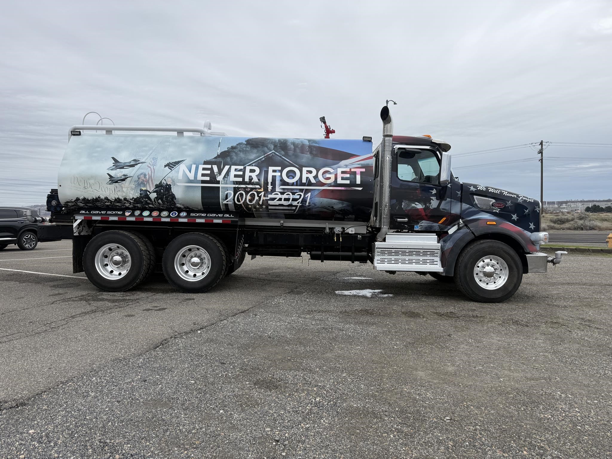 2018 PETERBILT 567 - image 3 of 6