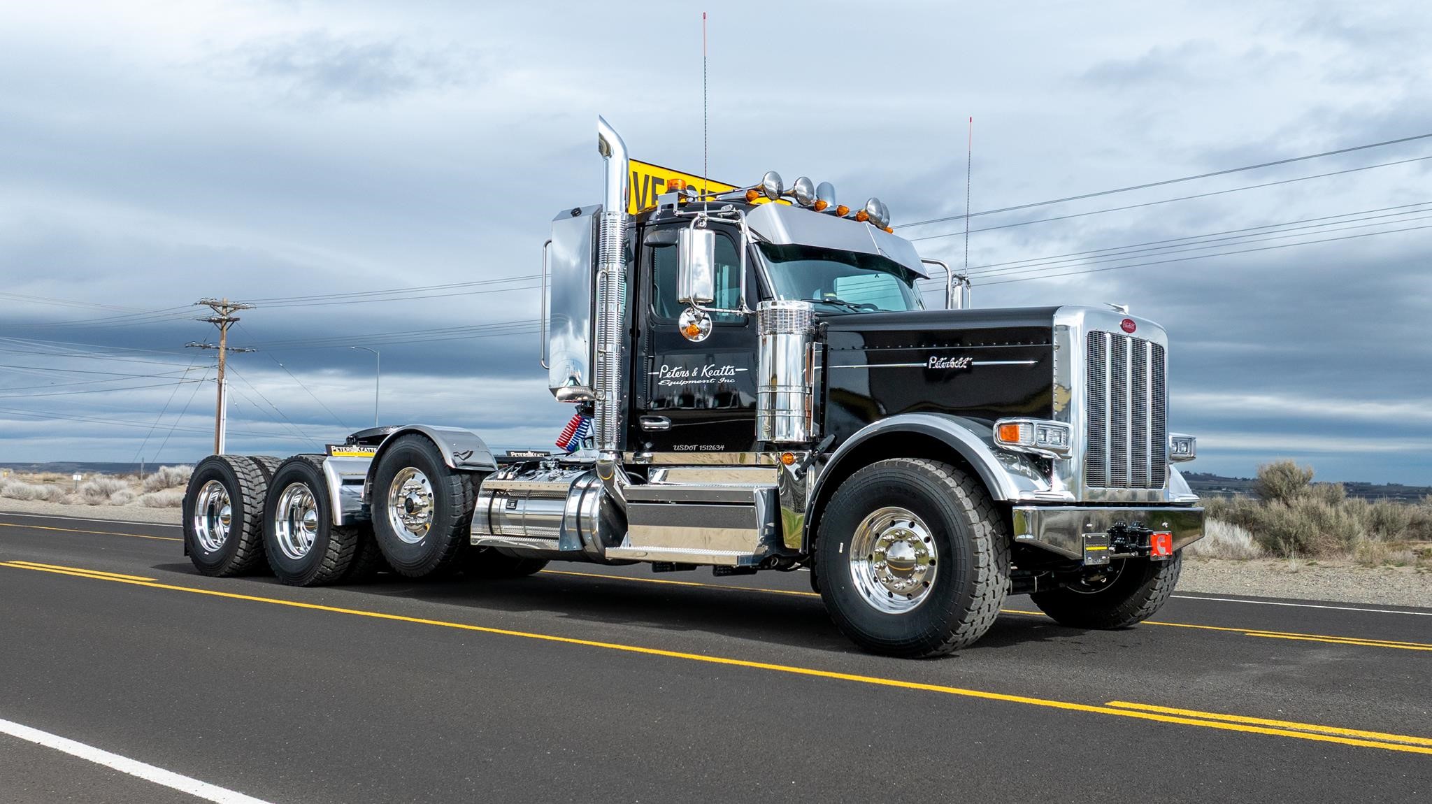2027 PETERBILT 589 - image 3 of 6