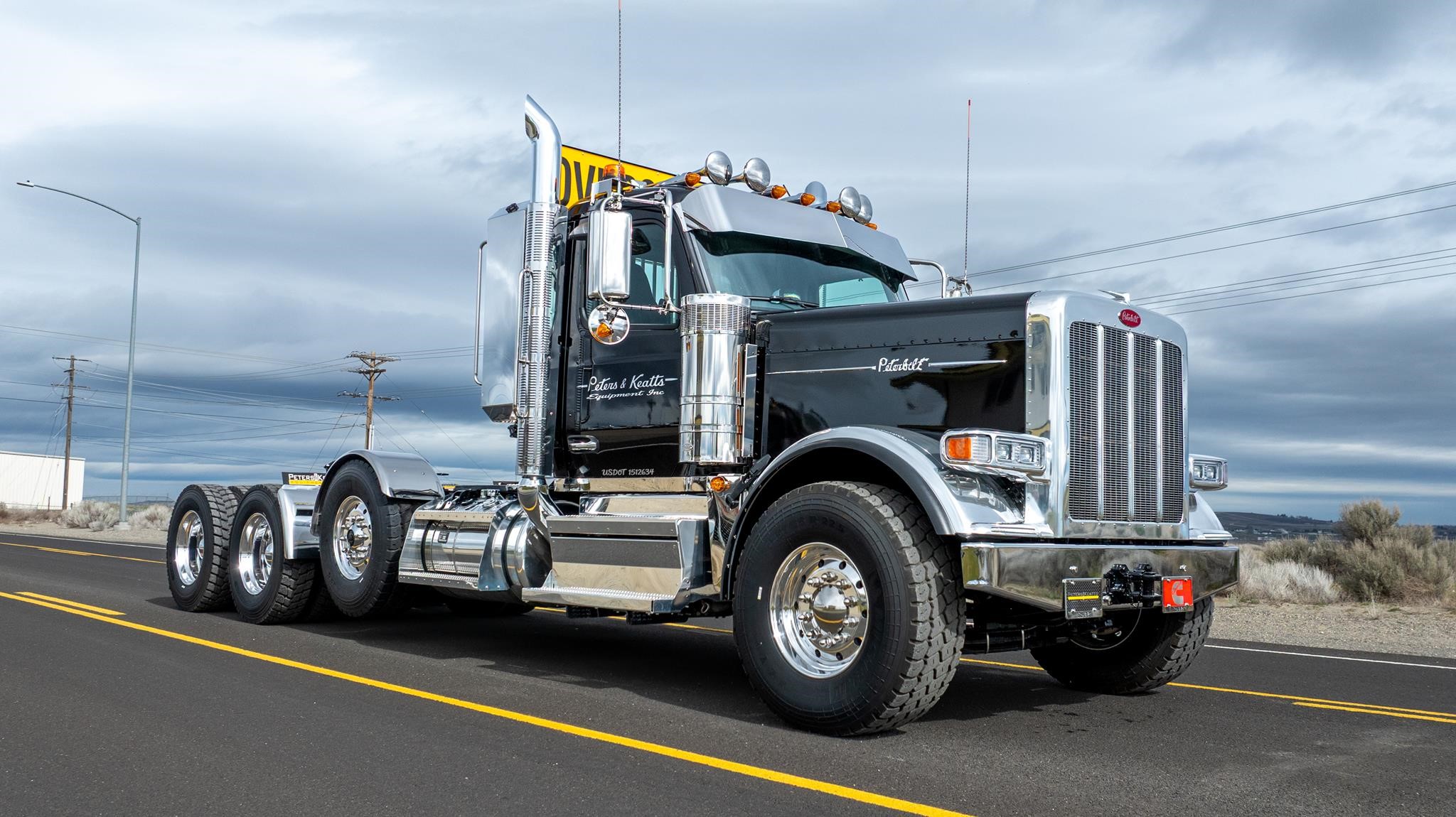 2027 PETERBILT 589 - image 4 of 6