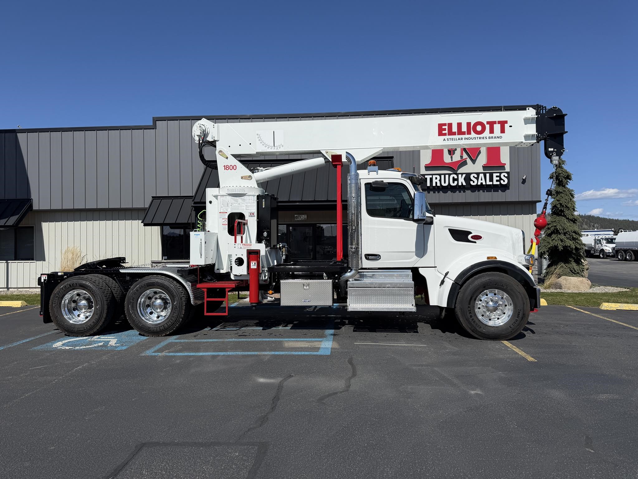 2026 ELLIOTT 1881 - image 2 of 6