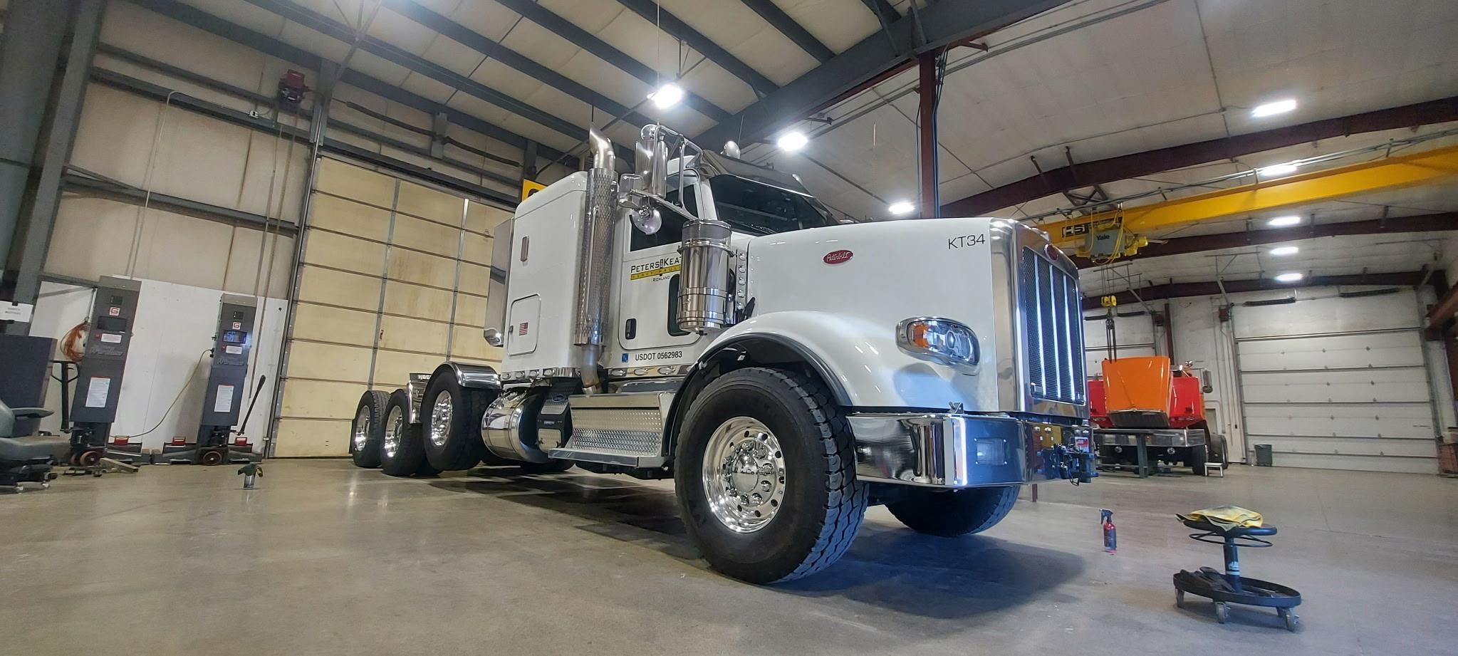 2023 PETERBILT 367 2023 PETERBILT 367 - image 2 of 6