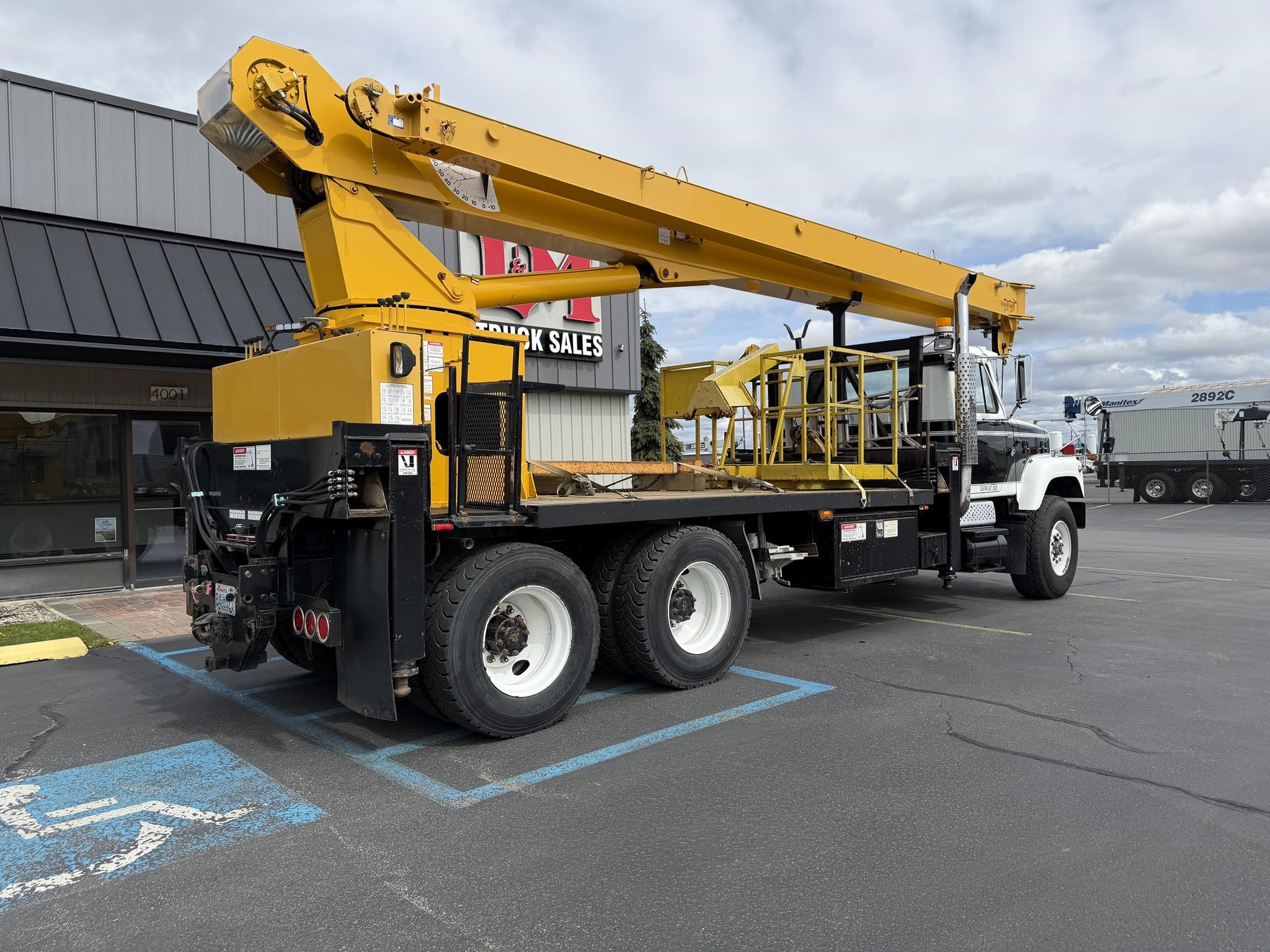 1994 NATIONAL 990 - image 3 of 6