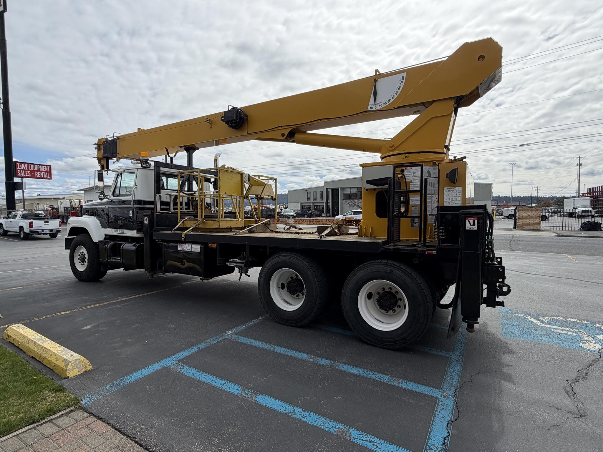 1994 NATIONAL 990 - image 5 of 6